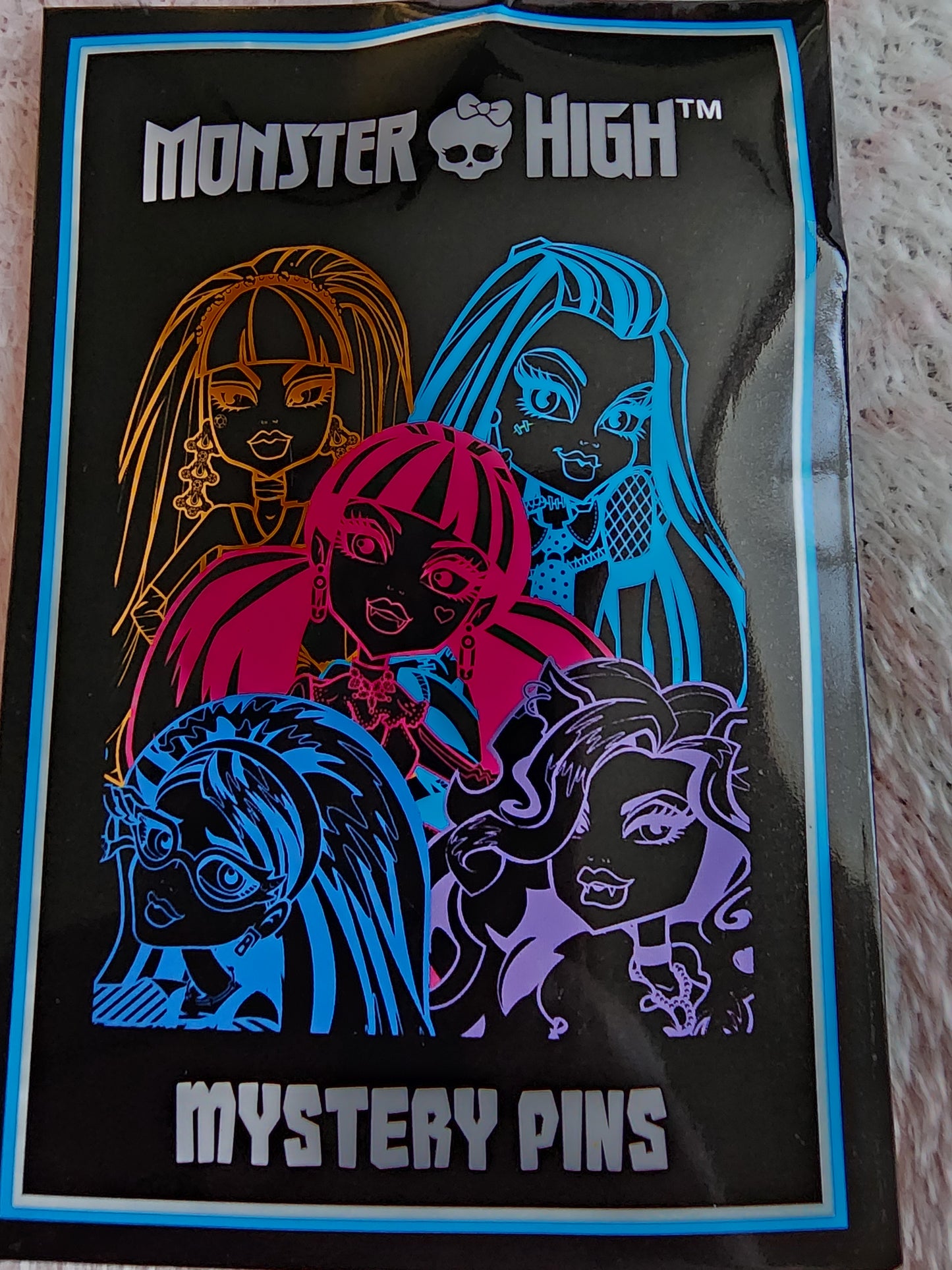 Monster High Color Mystery Pins