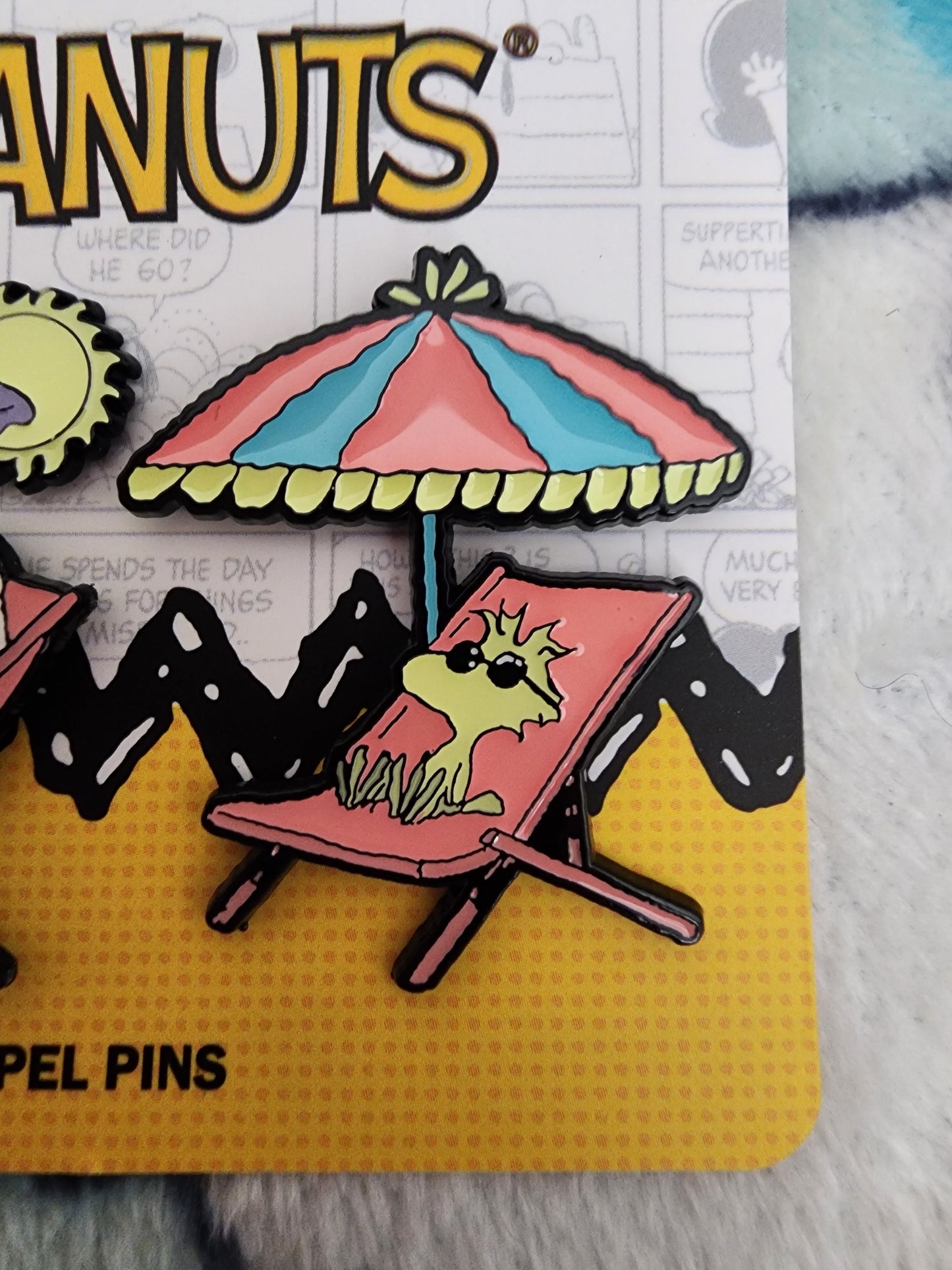 Peanuts Snoopy and Woodstock Sunning at the Beach Pins