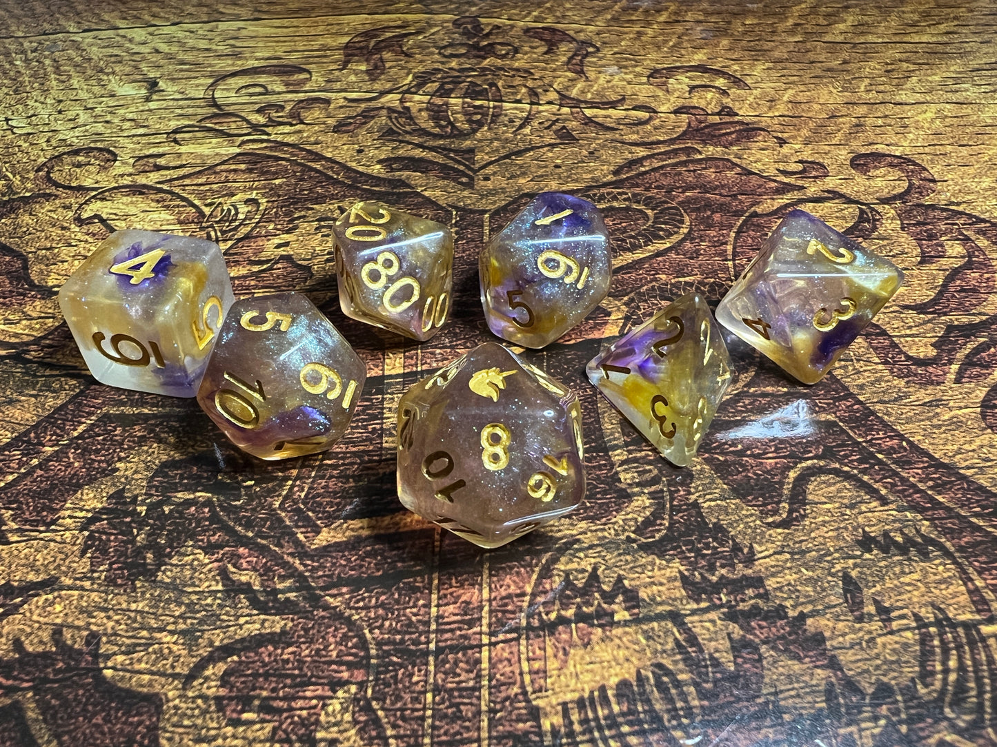 D&D Unicorn: Royal Sunset 16mm Resin Poly Dice Set