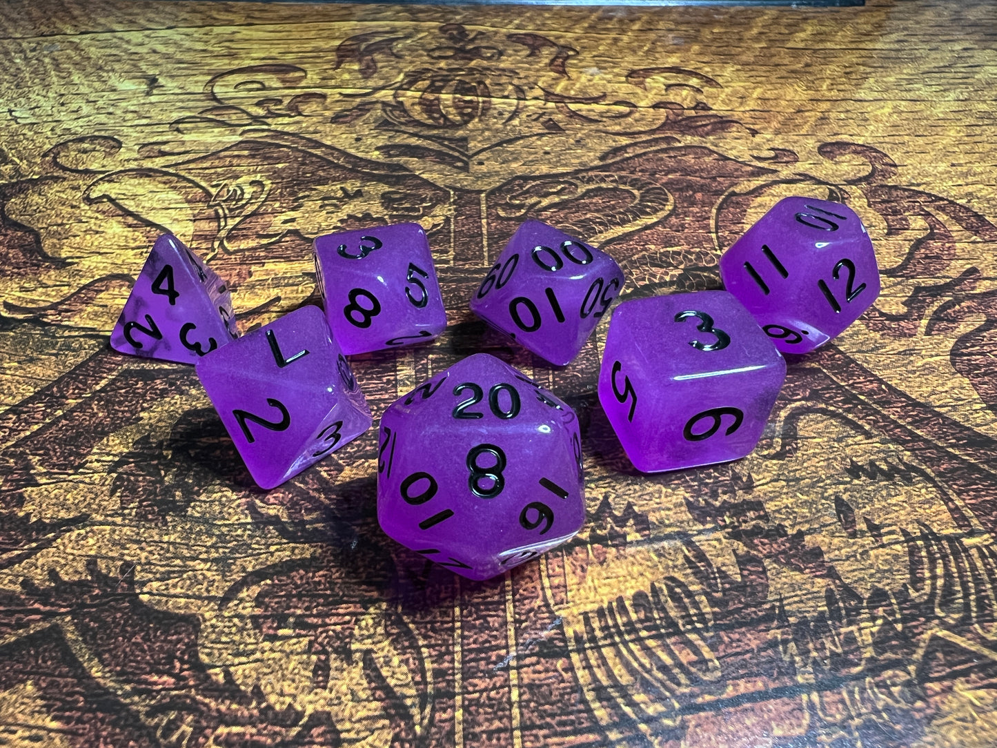 D&D Glow Purple 16mm Resin Poly Dice Set