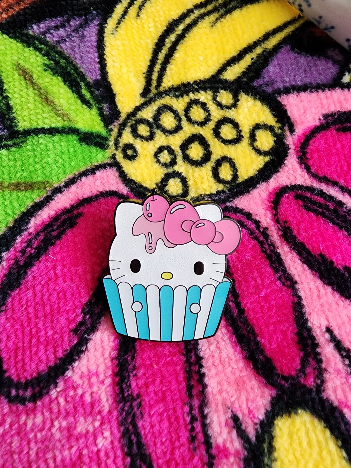 Hello Kitty and Friends Cupcake Mystery Pins