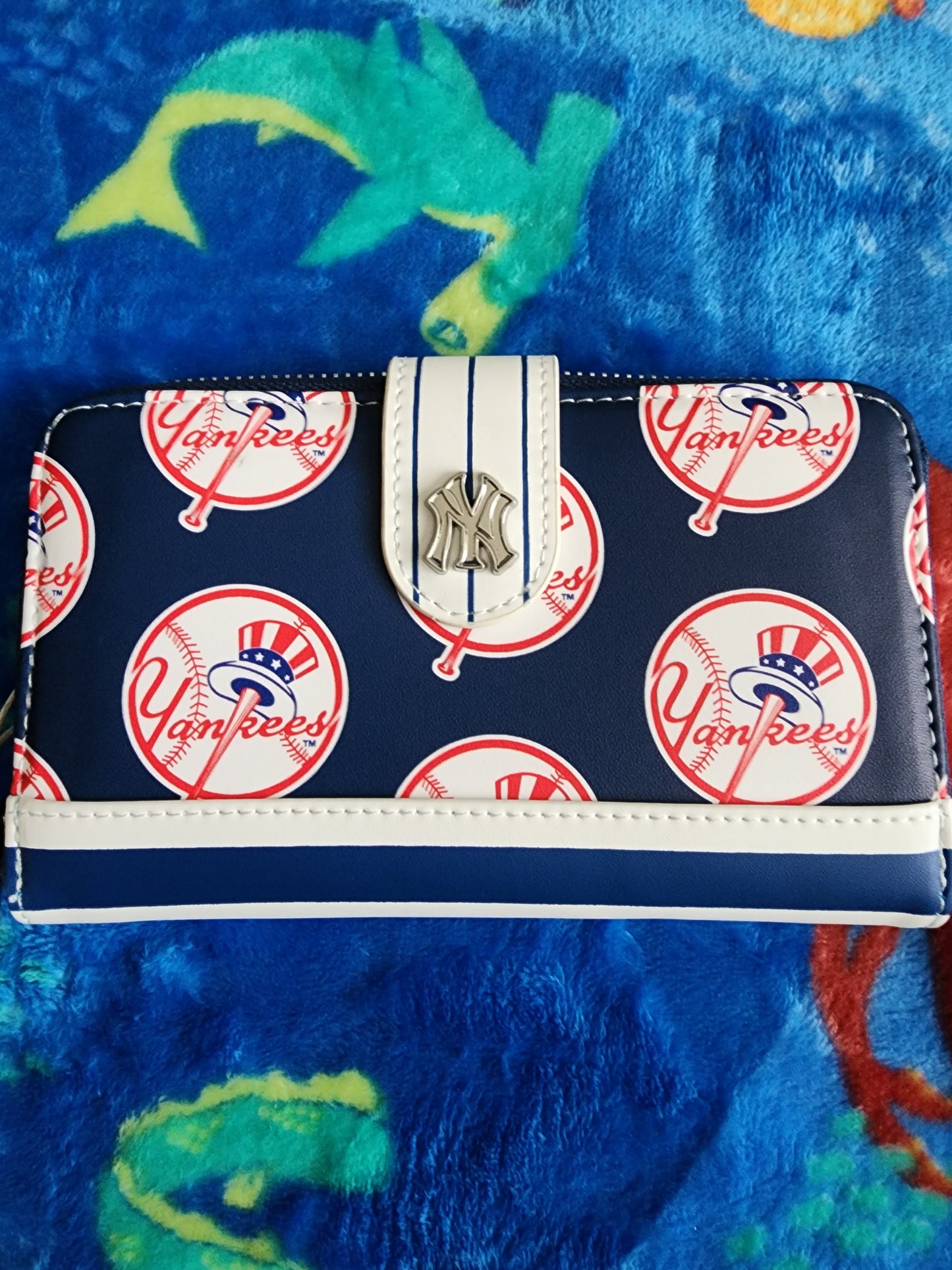 Loungefly MLB New York Yankees Wallet