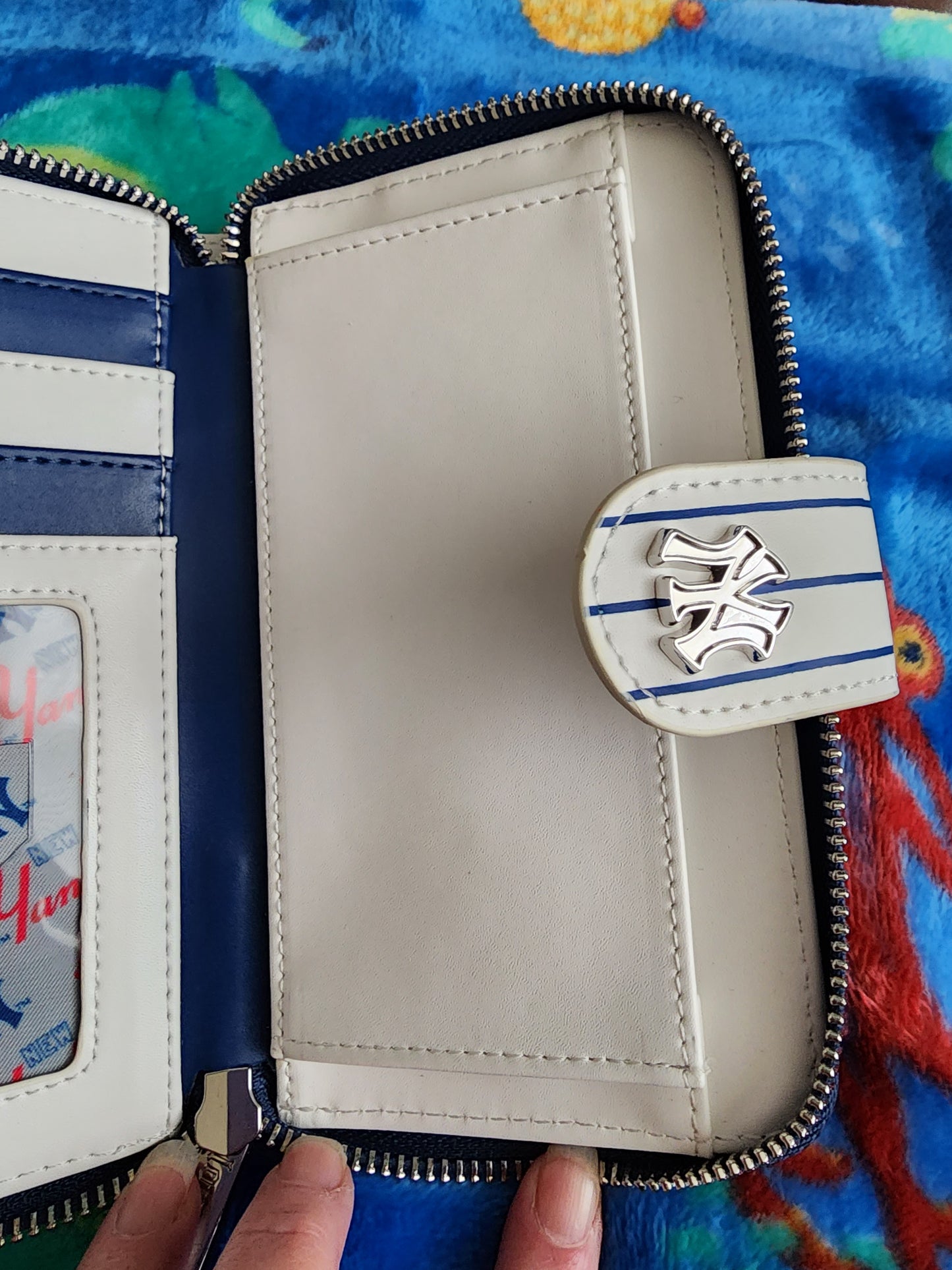 Loungefly MLB New York Yankees Wallet