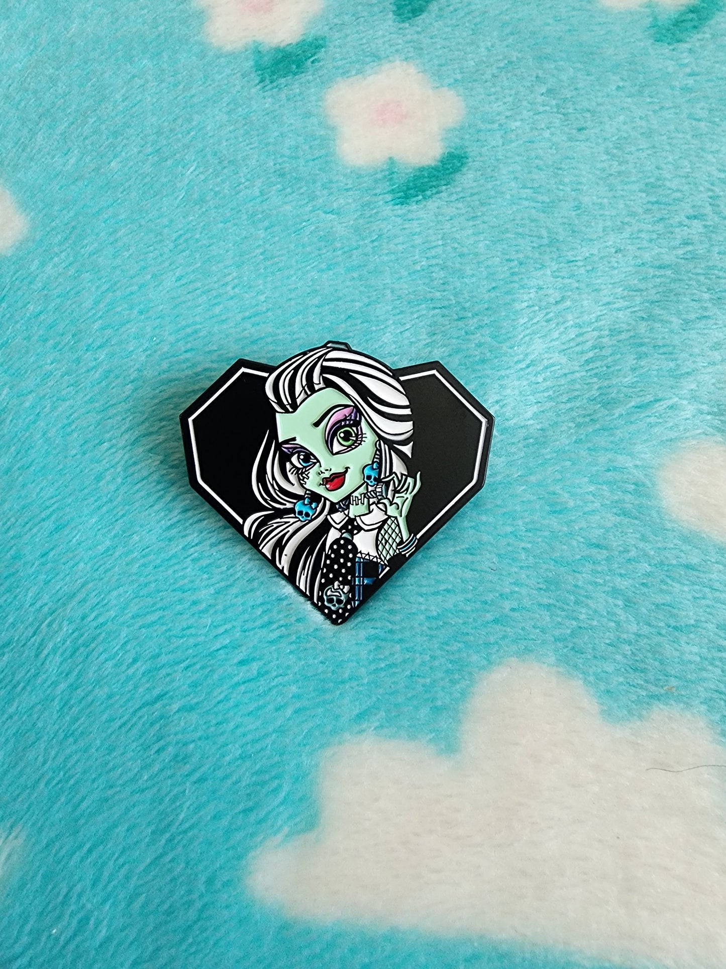 Monster High Mystery Pins