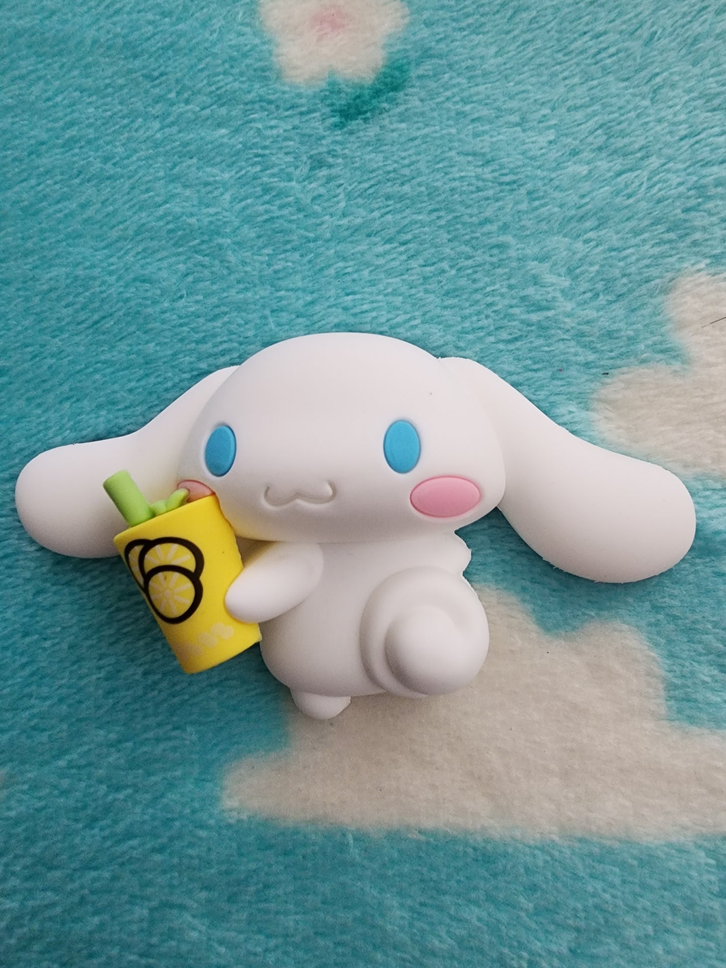 Hello Kitty Cinnamoroll Magnet