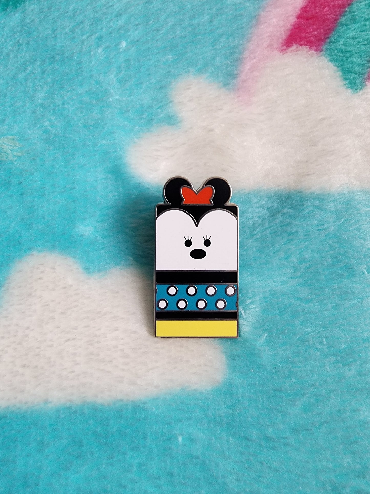 Disneyland Minnie Mouse Pin