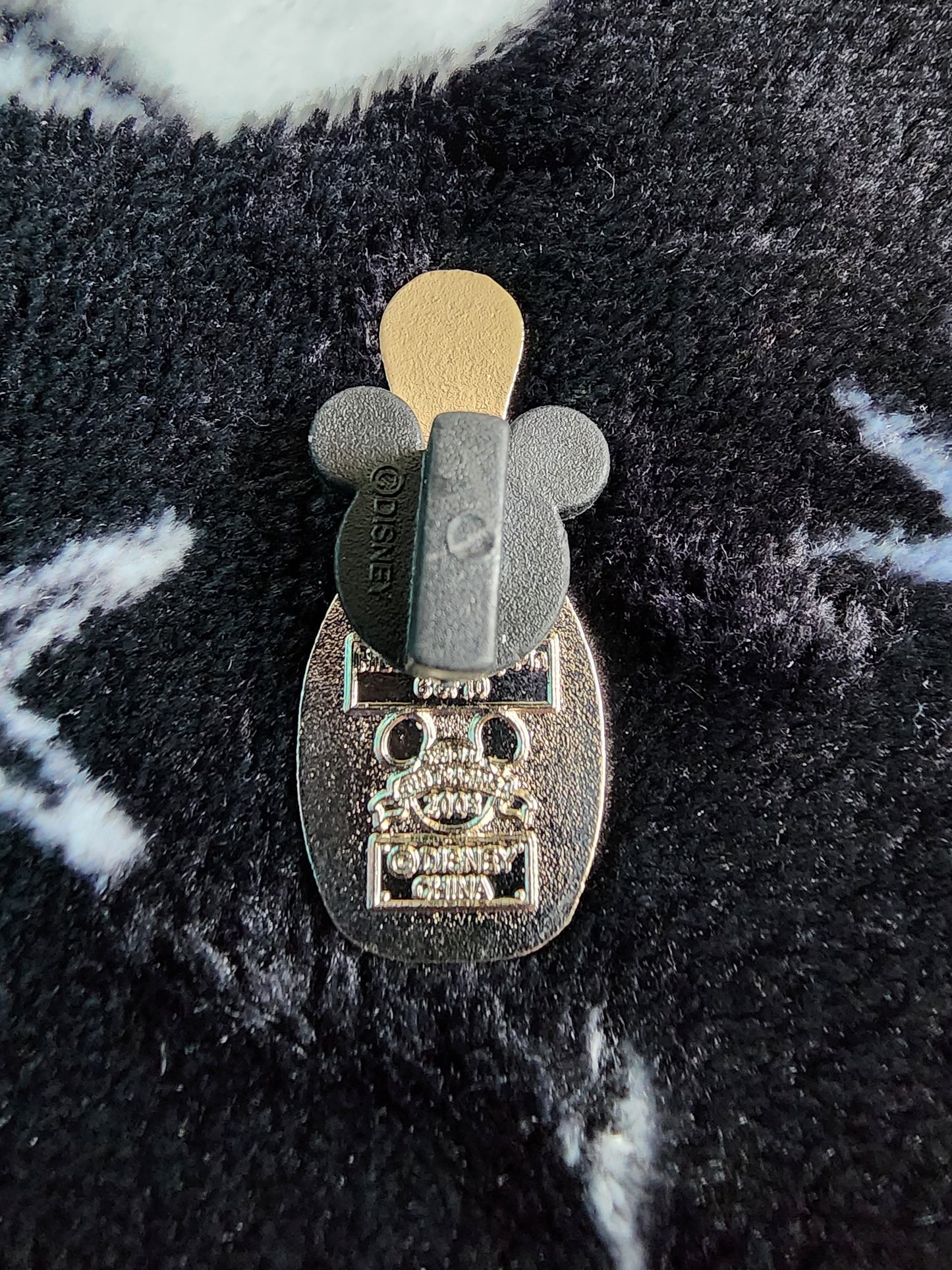 Official Disneyland Yzma Hidden Mickey Pin