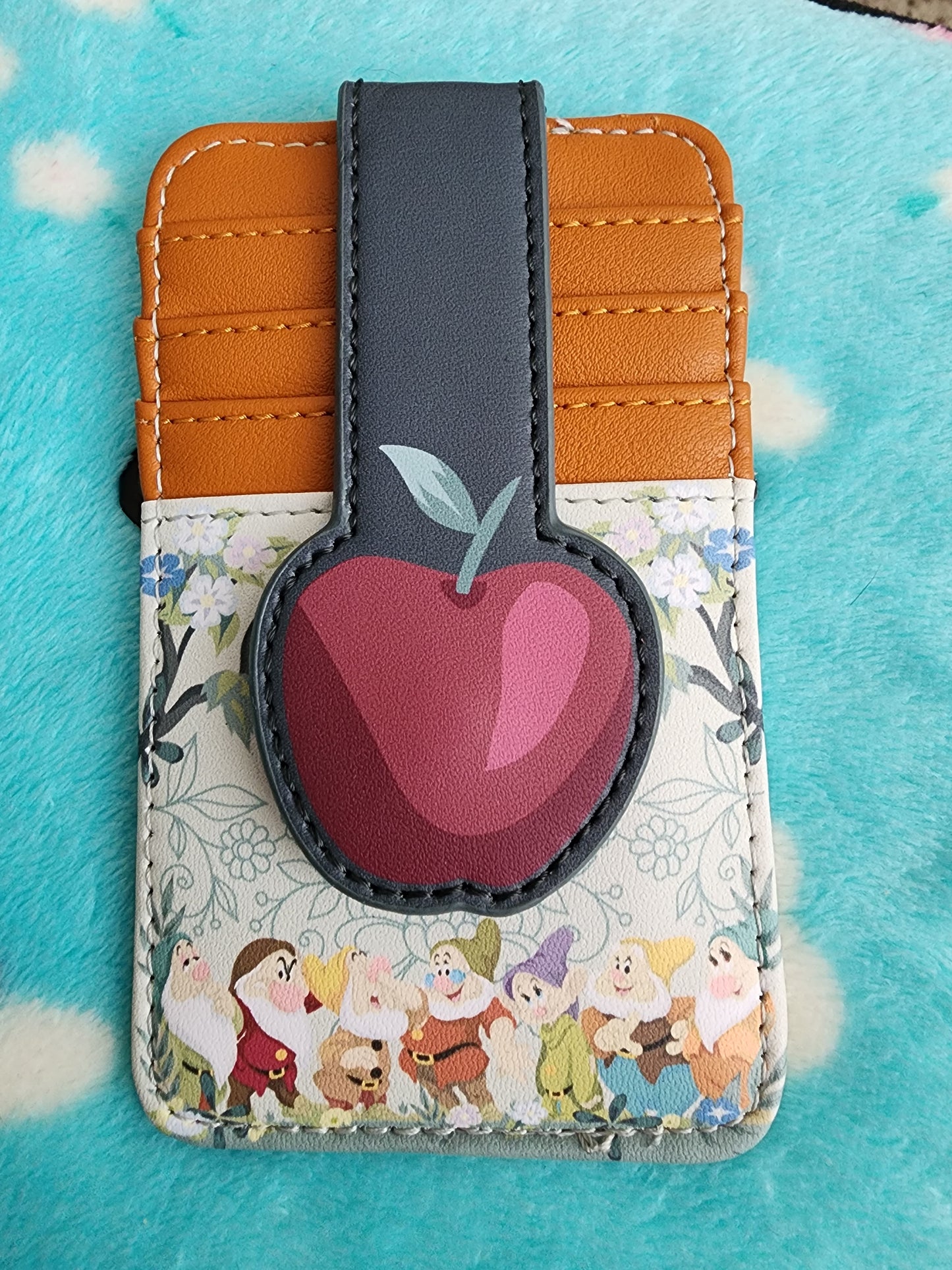 Loungefly Disney Snow White and The Seven Drawfs Card Holder