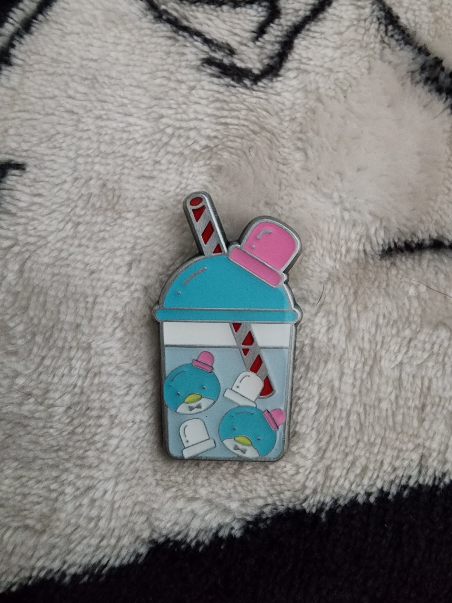 Hello Kitty and Friends Boba Mystery Pin