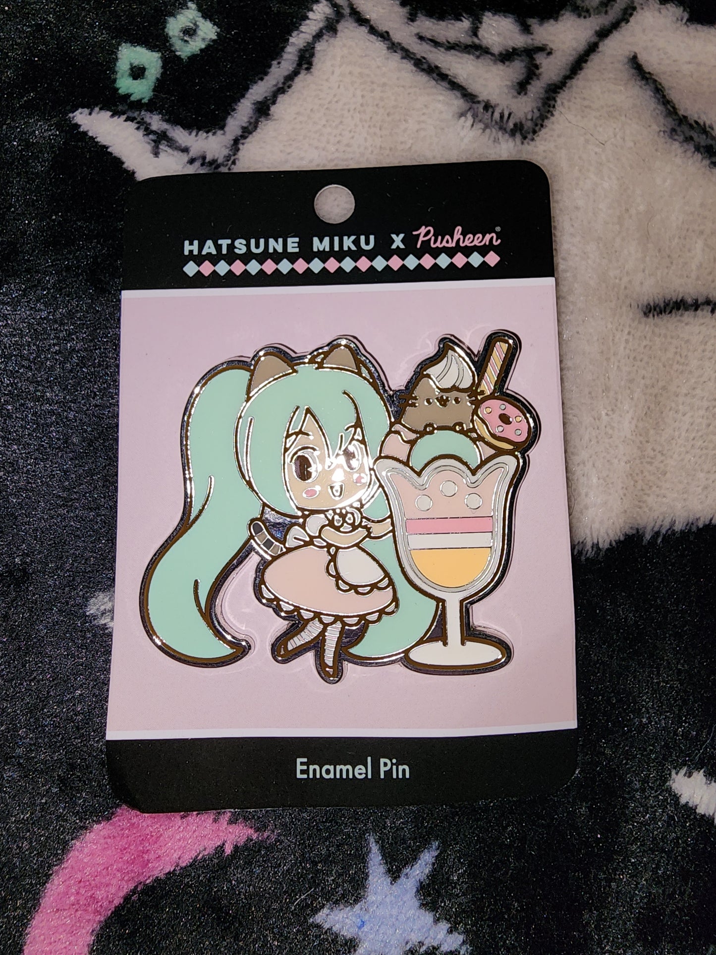 Pusheen Cat and Hatsune Miku X Pin