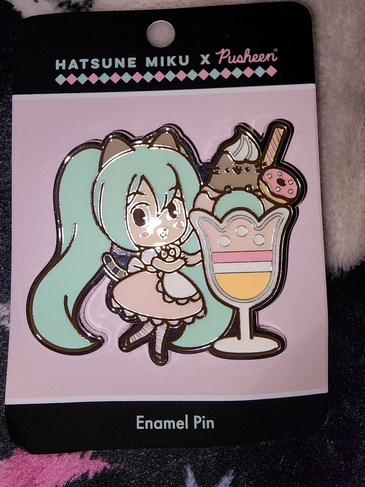 Pusheen Cat and Hatsune Miku X Pin