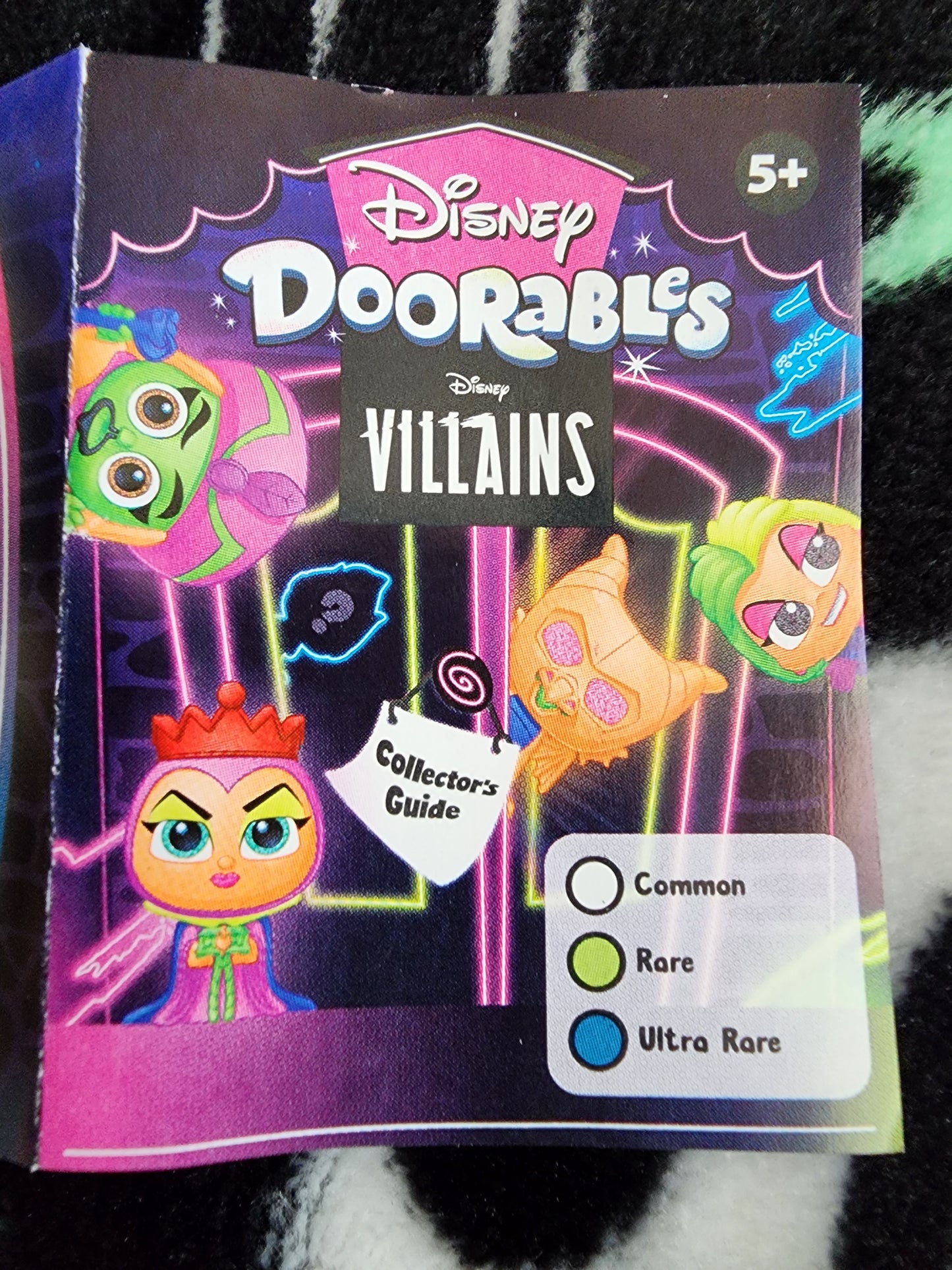 Disney Doorables Blacklight Rare Villains Mystery Figures