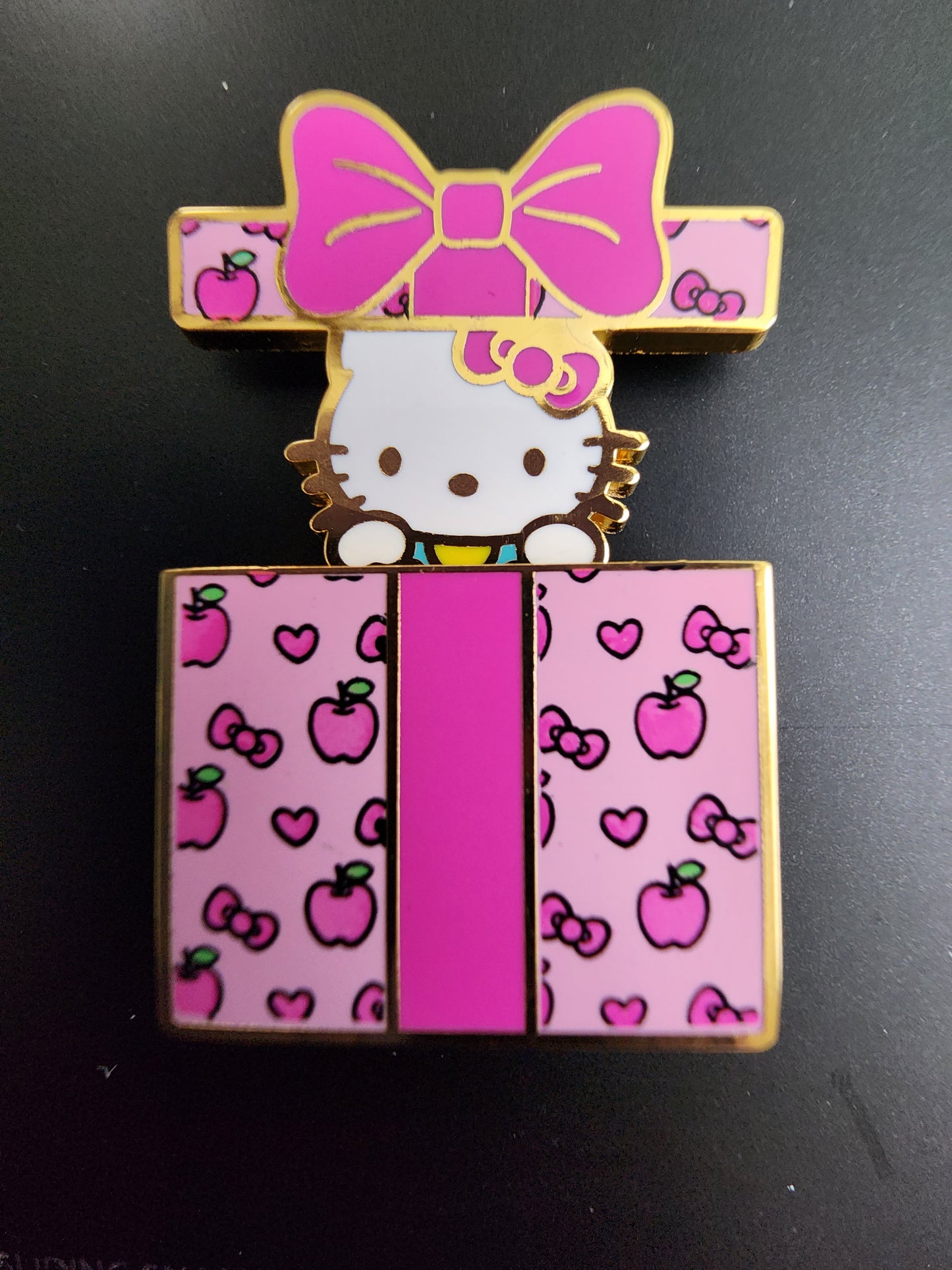 Hello Kitty Christmas Gift Pin