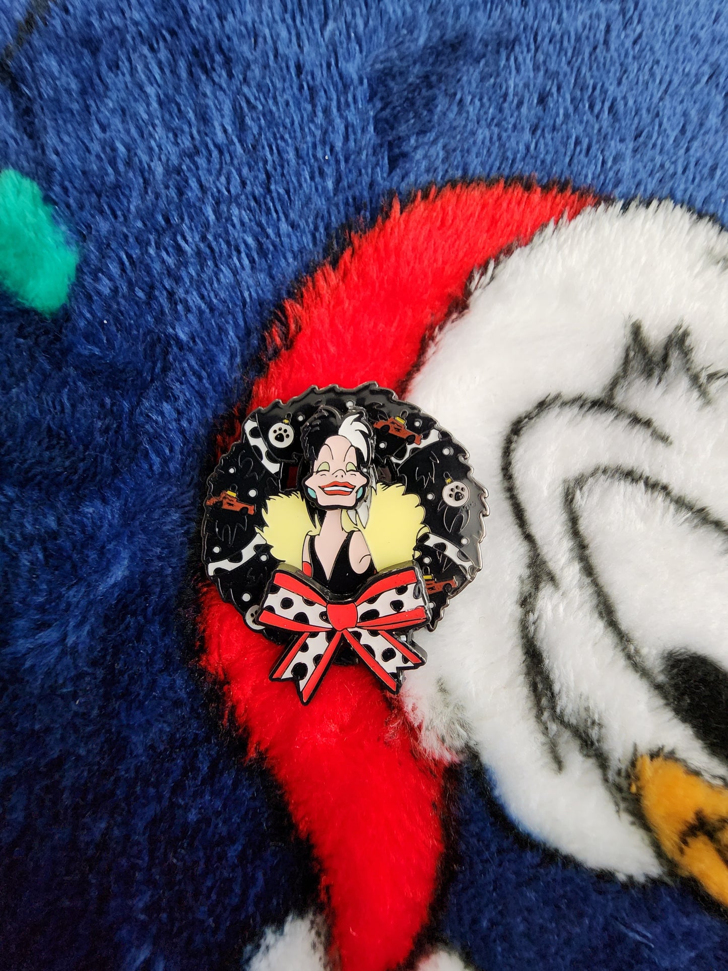 Disney Villains Christmas Wreath Mystery Pins