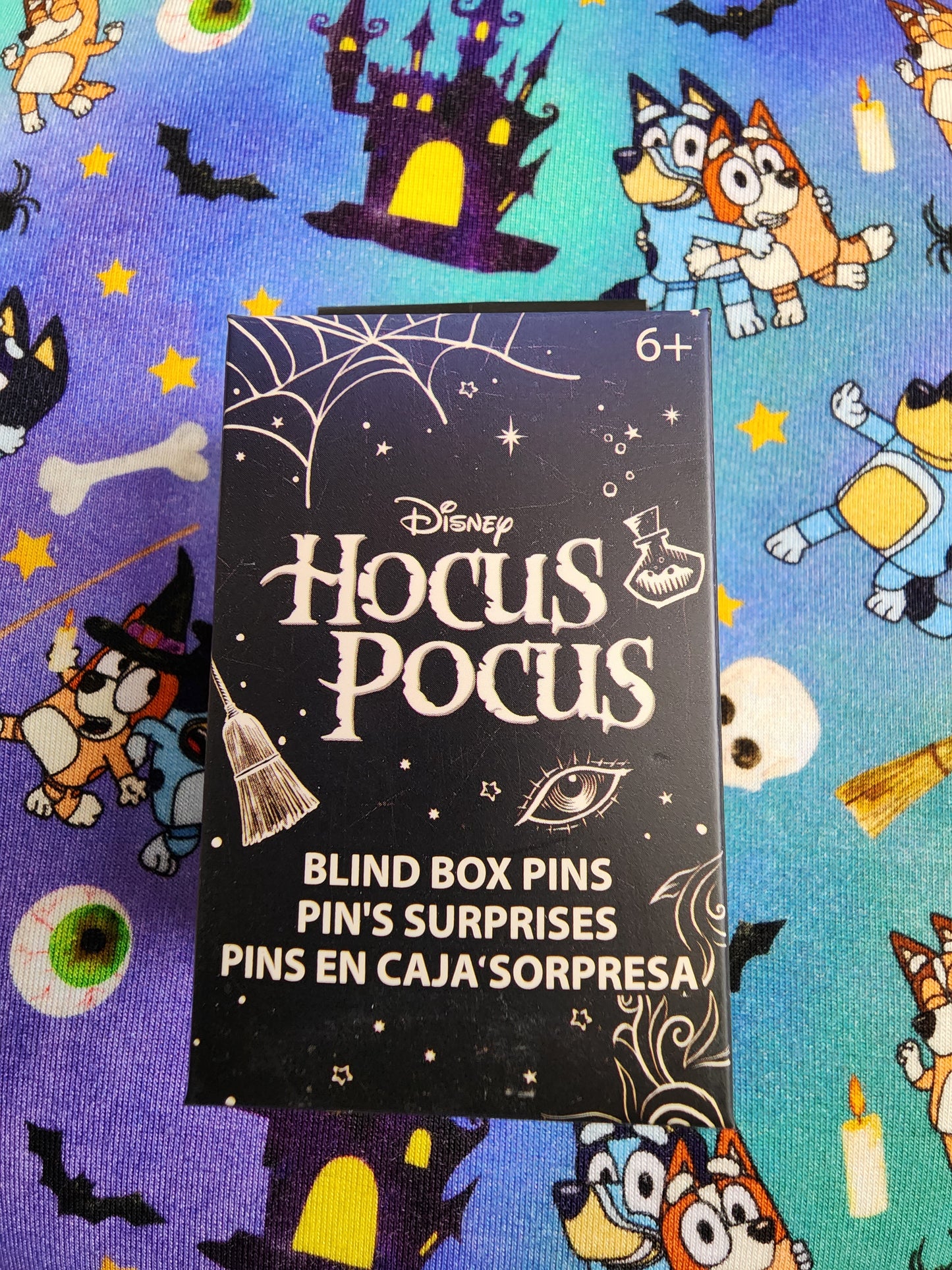 Loungefly Disney Hocus-Pocus Cupcakes Mystery Pins