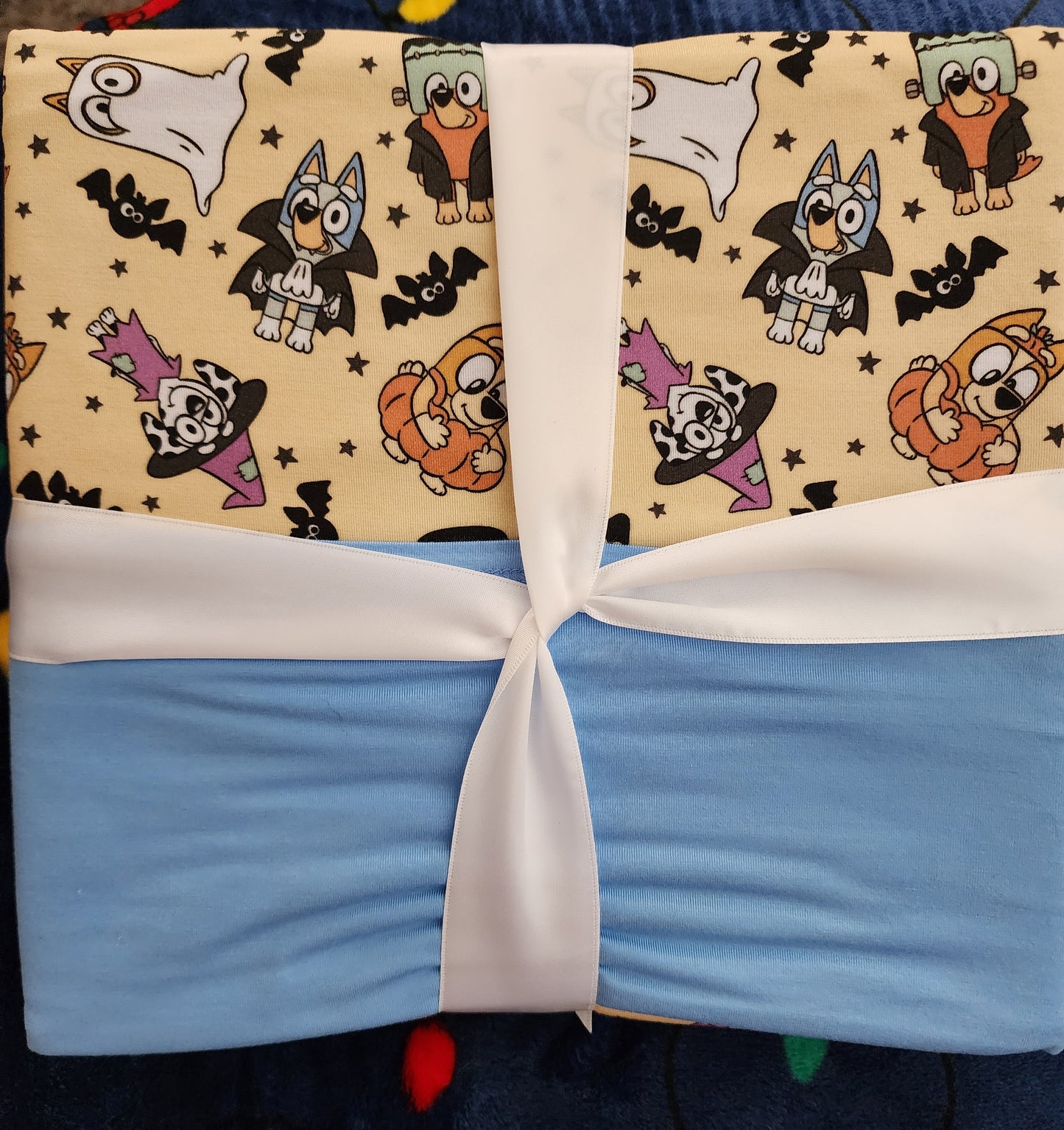 *Charlies Project Bluey, Bingo and Friends Halloween Baby Blanket