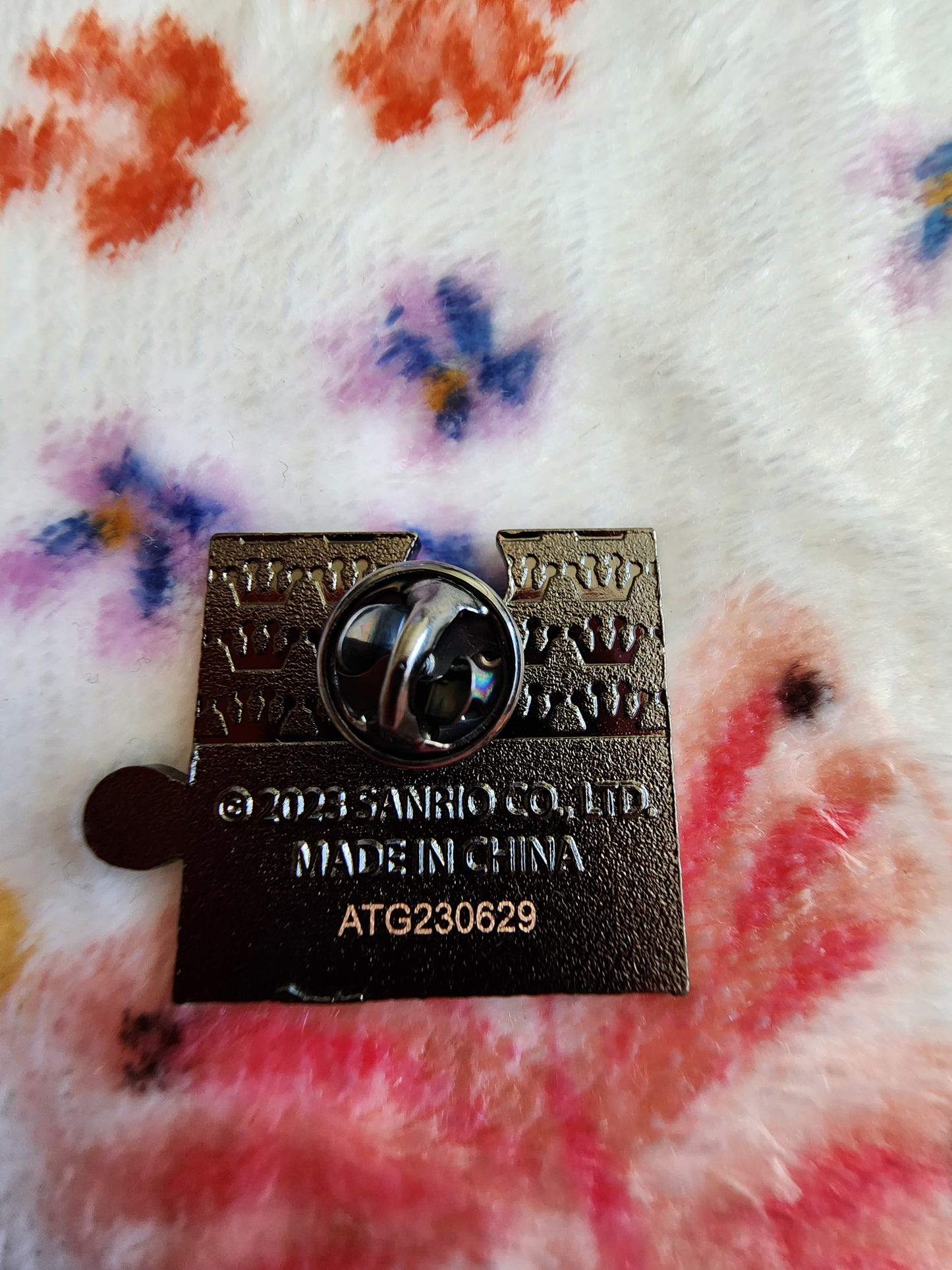 Loungefly Hello Kitty and Friends Puzzle House Mystery Pins