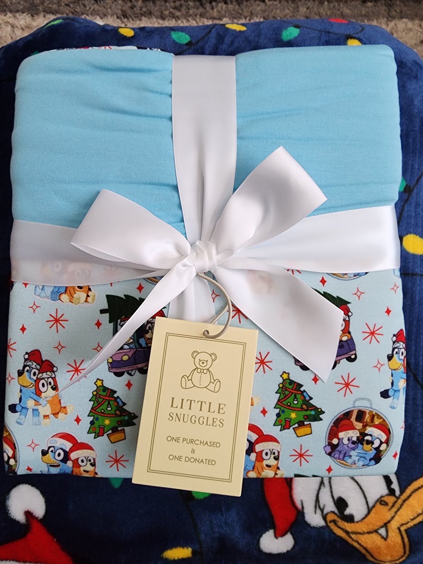 *Charlies Project Bluey and Bingo Christmas Holiday Baby Blanket