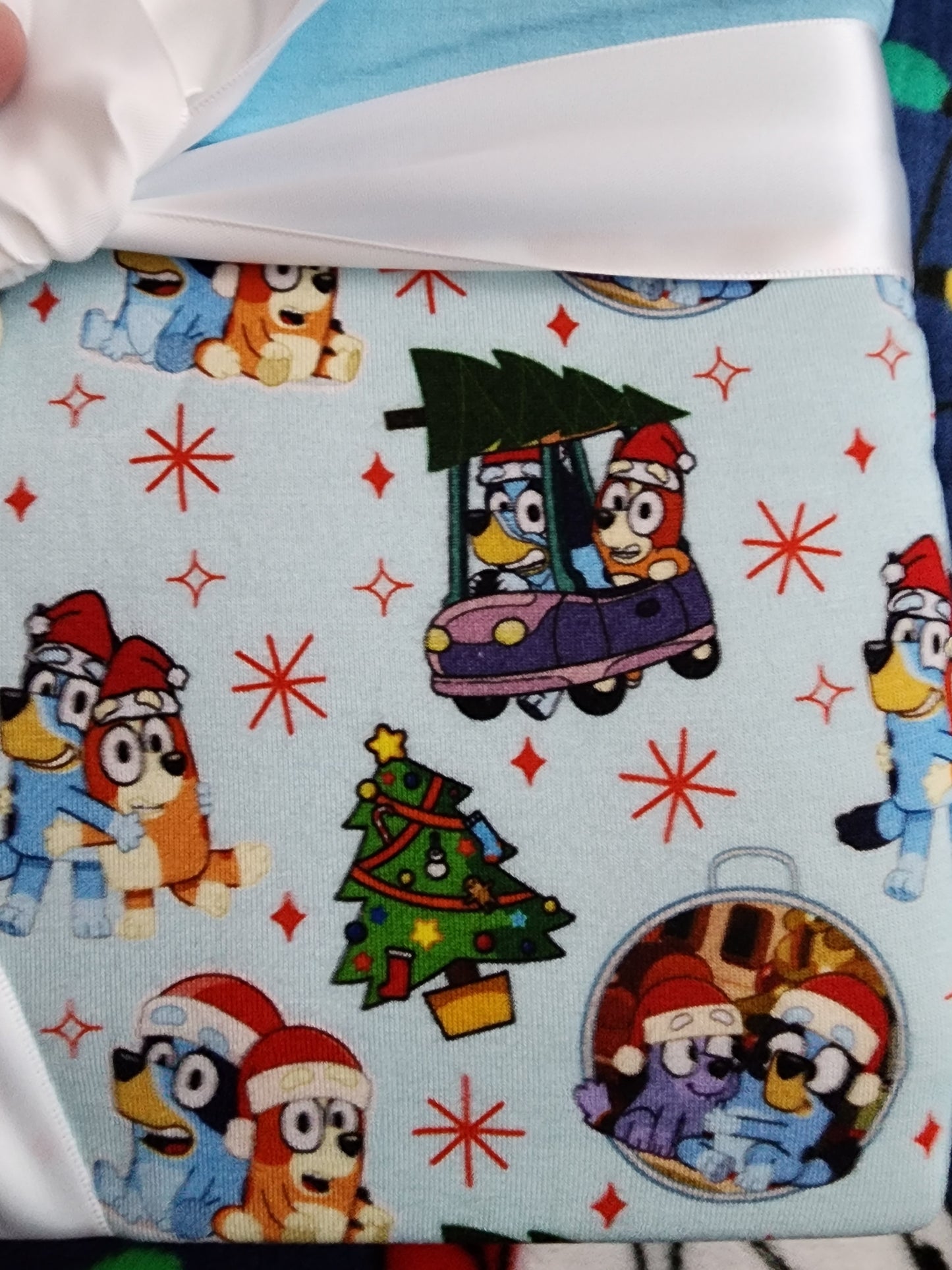 *Charlies Project Bluey and Bingo Christmas Holiday Baby Blanket