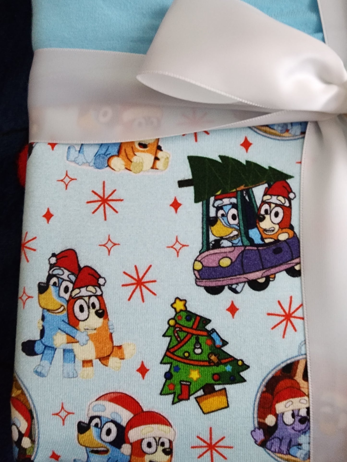 *Charlies Project Bluey and Bingo Christmas Holiday Baby Blanket