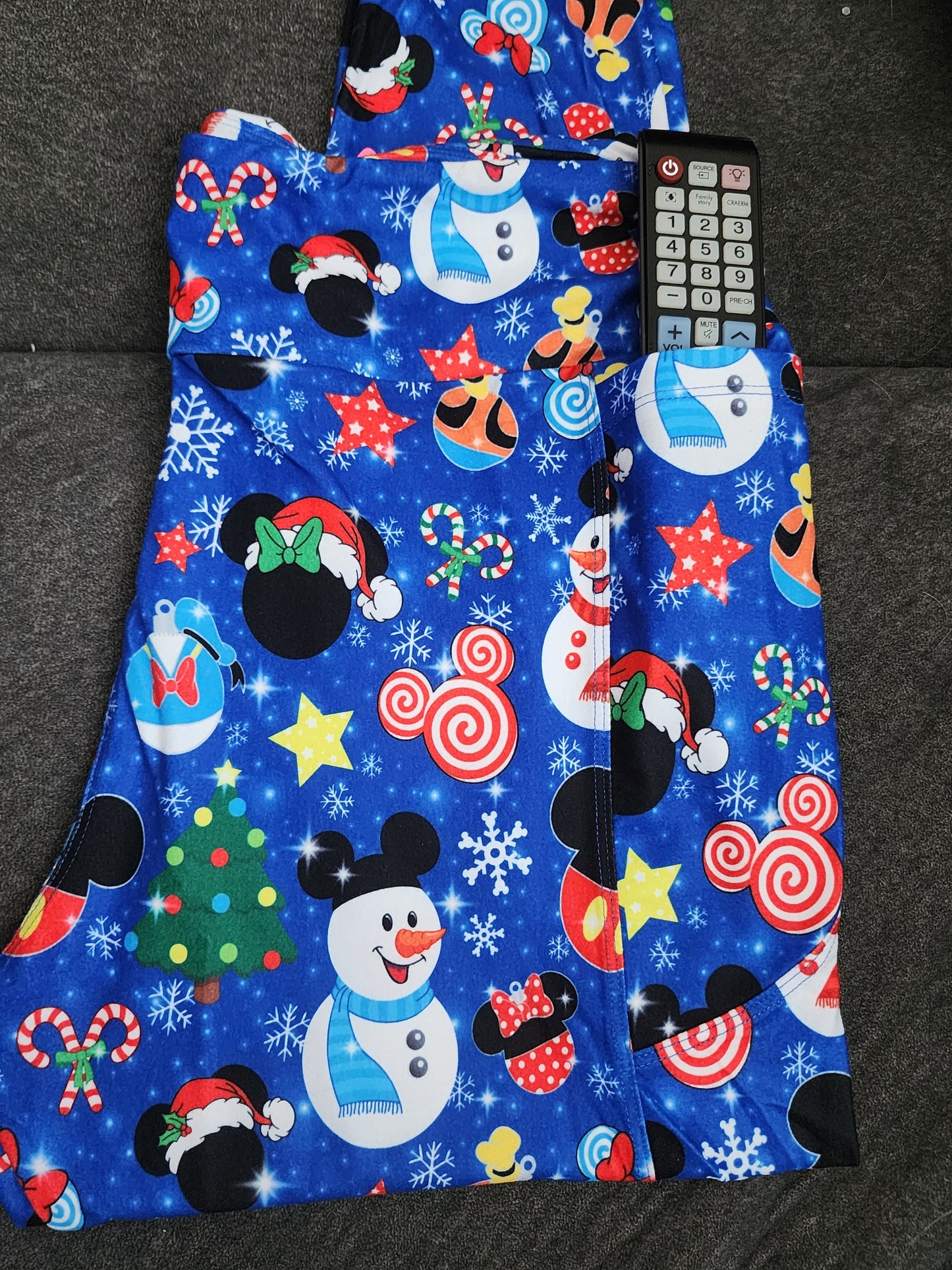 *Charlies Project Disney Mickey Mouse and Friends Holiday Christmas Leggings