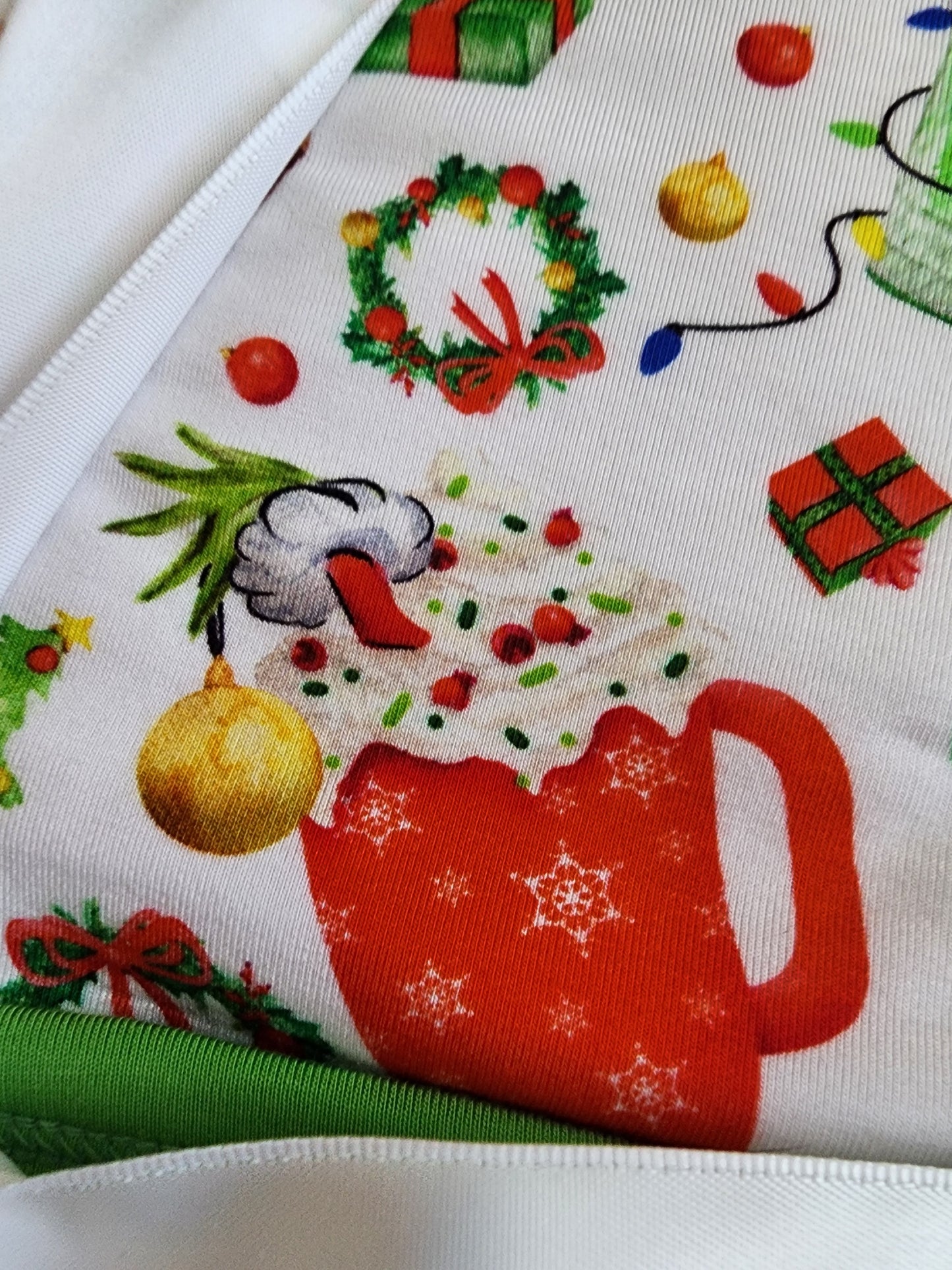 *Dr. Seuss The Grinch Christmas Drinks Baby Blanket