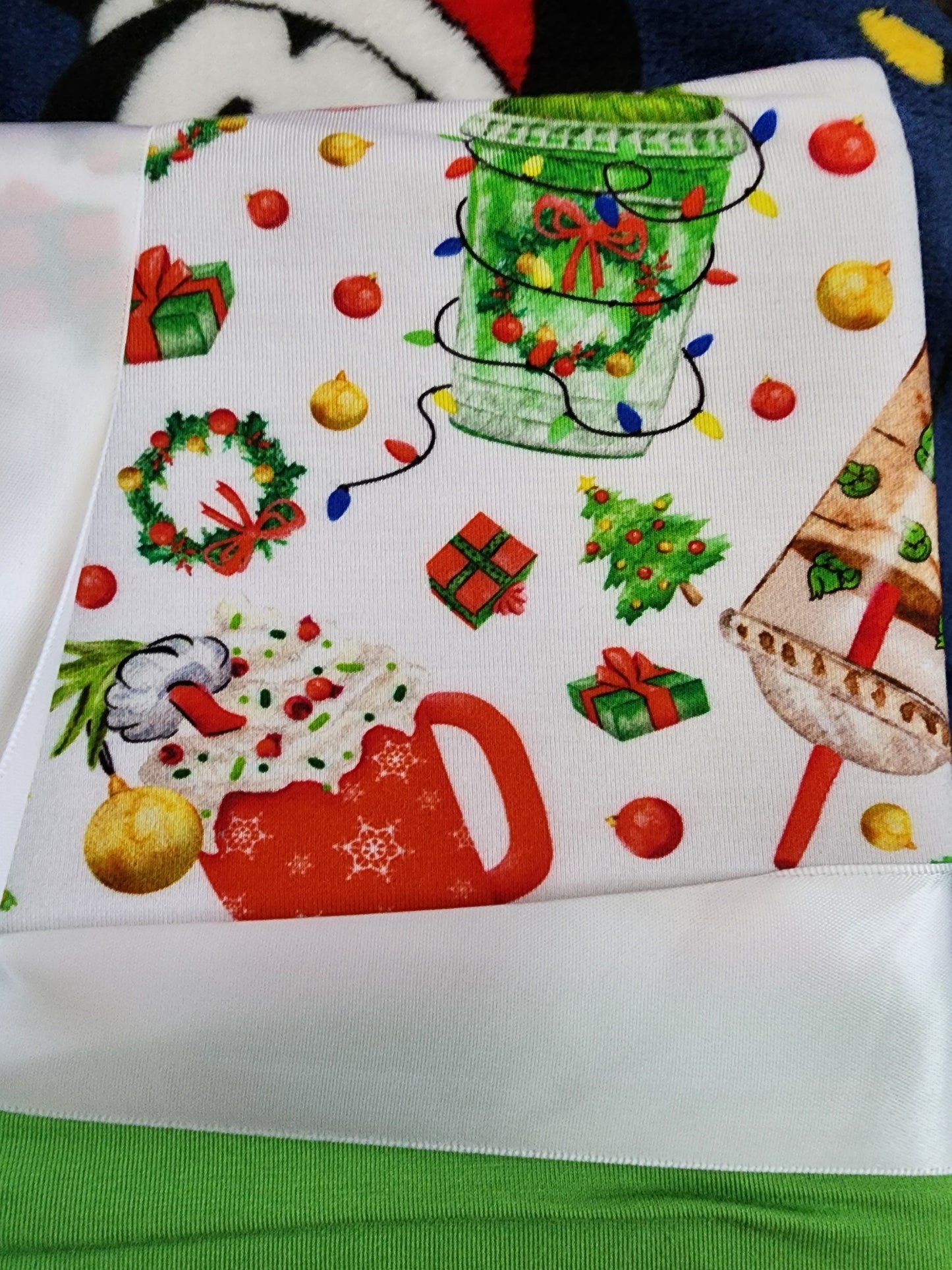 *Dr. Seuss The Grinch Christmas Drinks Baby Blanket