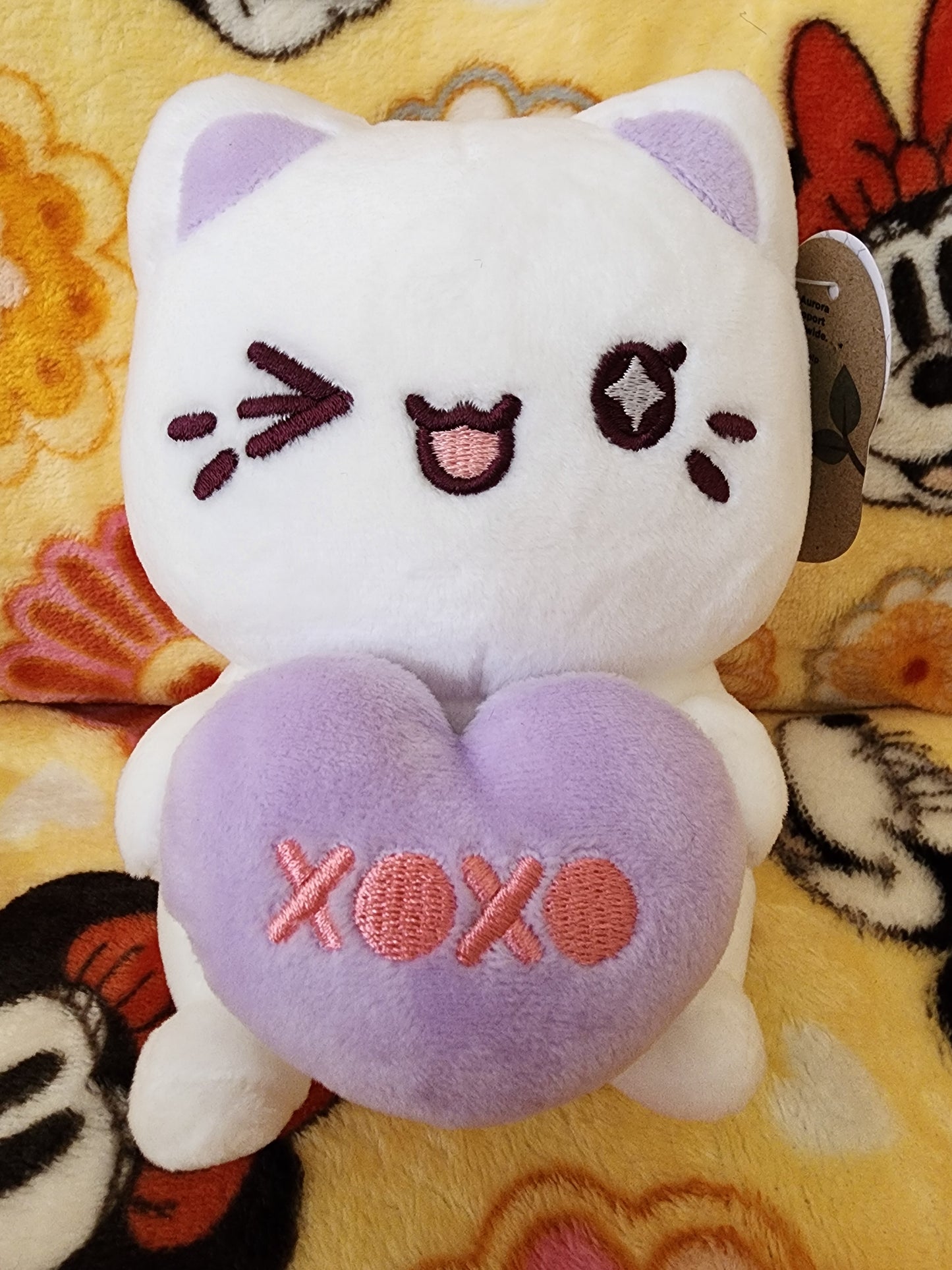 Meowchi White Holding Candy Valentine's Heart Plush