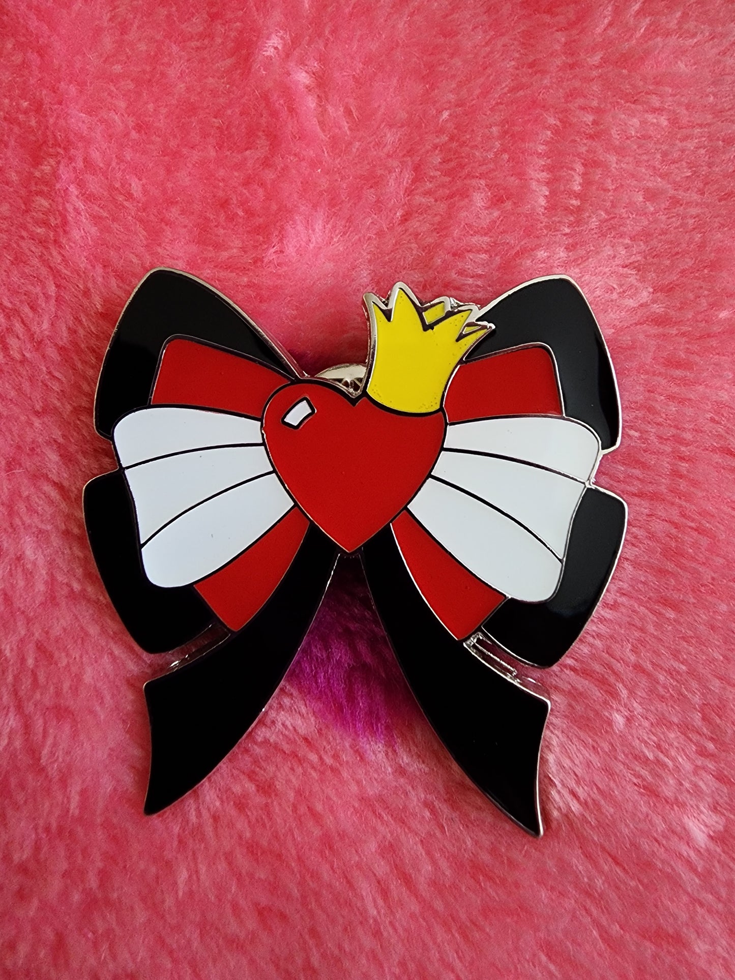 Loungefly Disney Villains Bow Mystery Pins