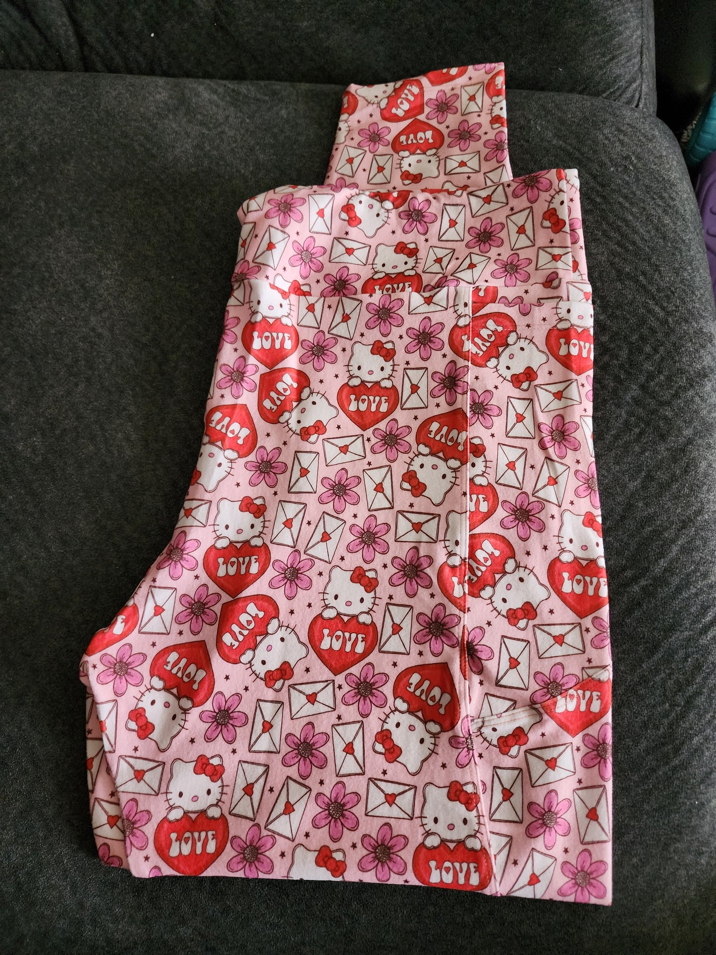 *Charlie's Project Hello Kitty Hearts and Flowers Leggings