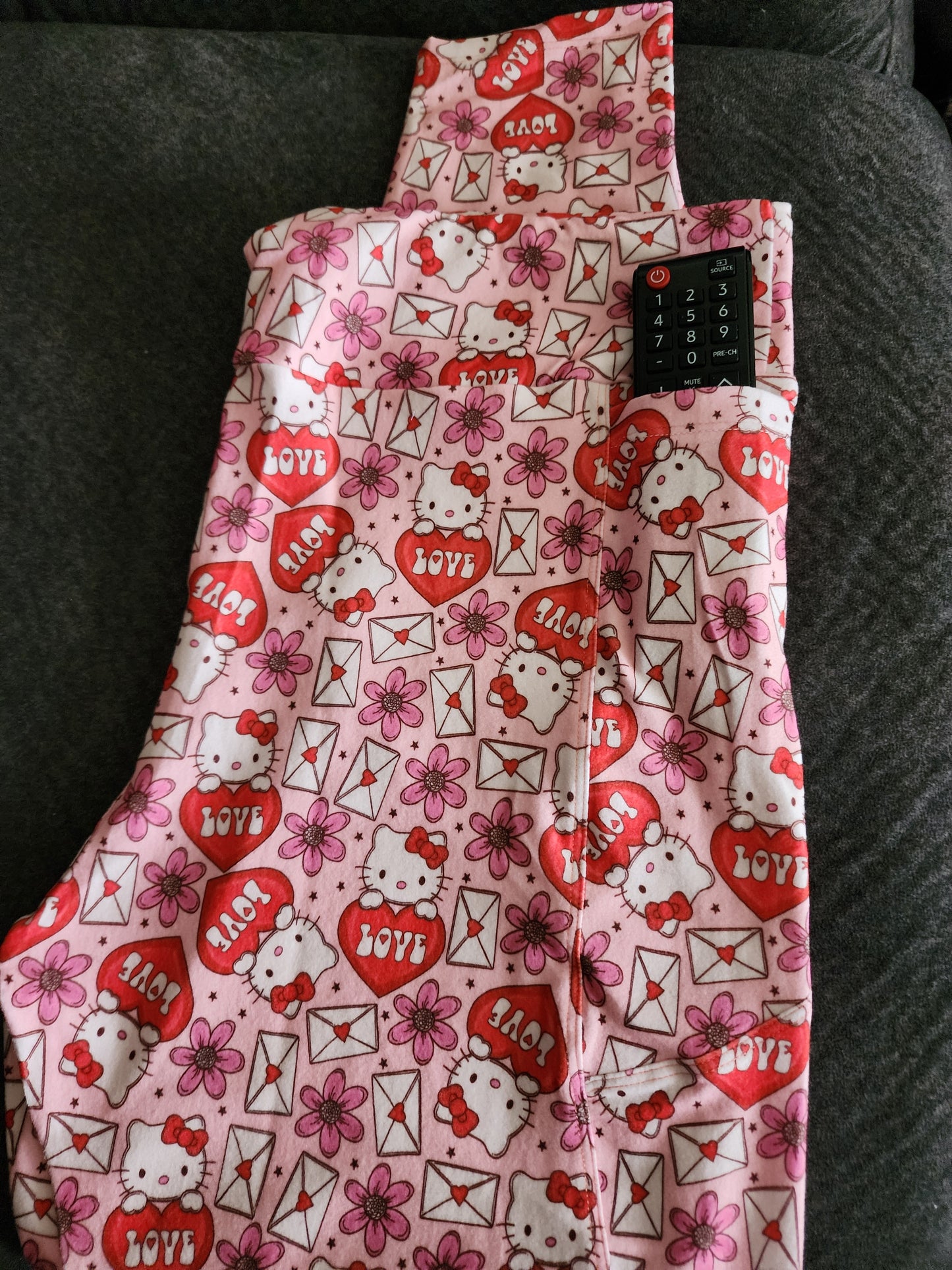 *Charlie's Project Hello Kitty Hearts and Flowers Leggings