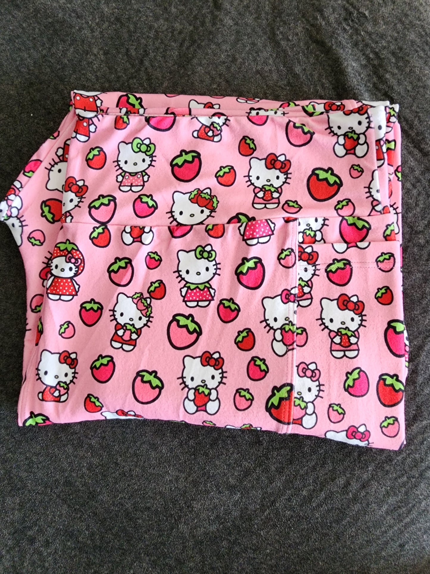 *CP Hello Kitty Strawberry Leggings