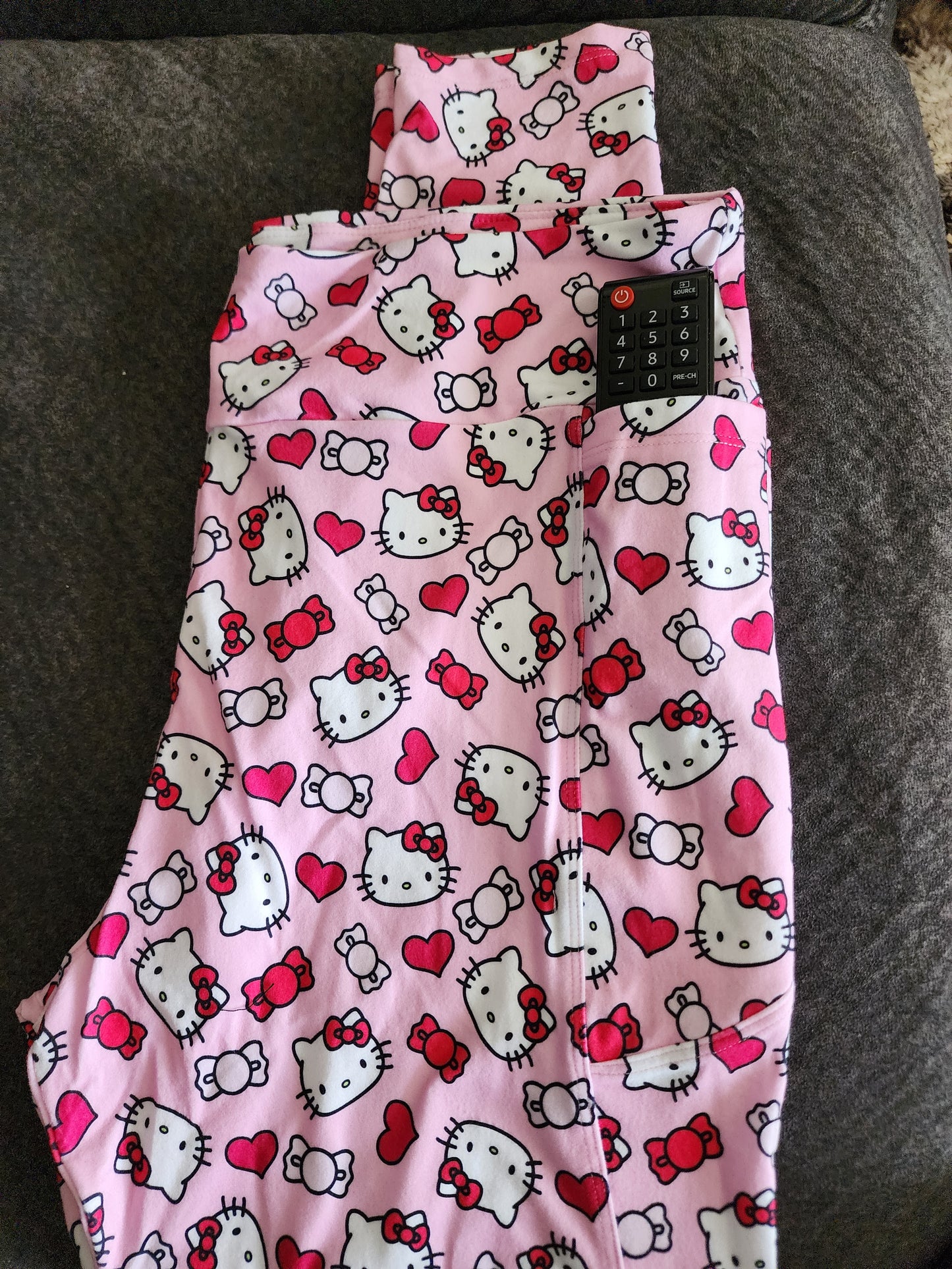 *CP Hello Kitty Bows and Hearts Leggings