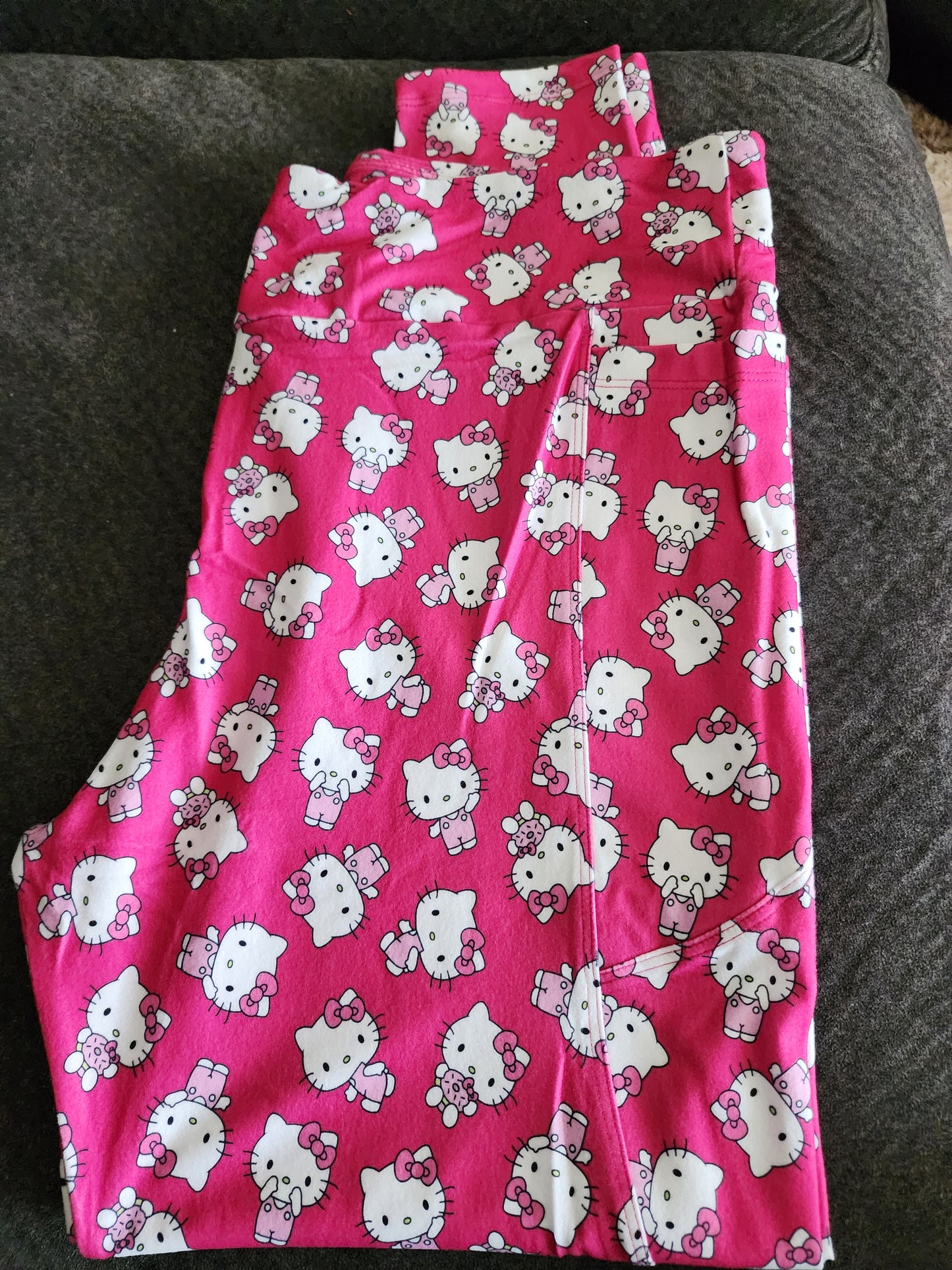 *CP Hello Kitty Donut Leggings