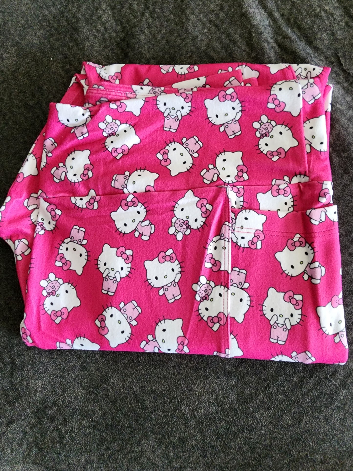 *CP Hello Kitty Donut Leggings