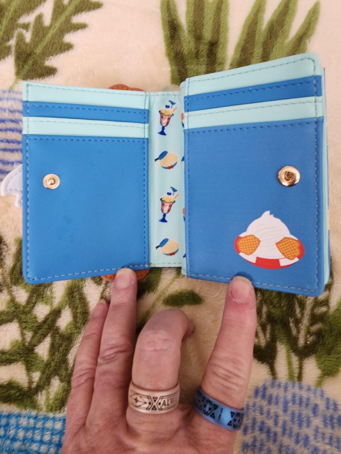 Our Universe Disney Donald Duck Card Holder Wallet