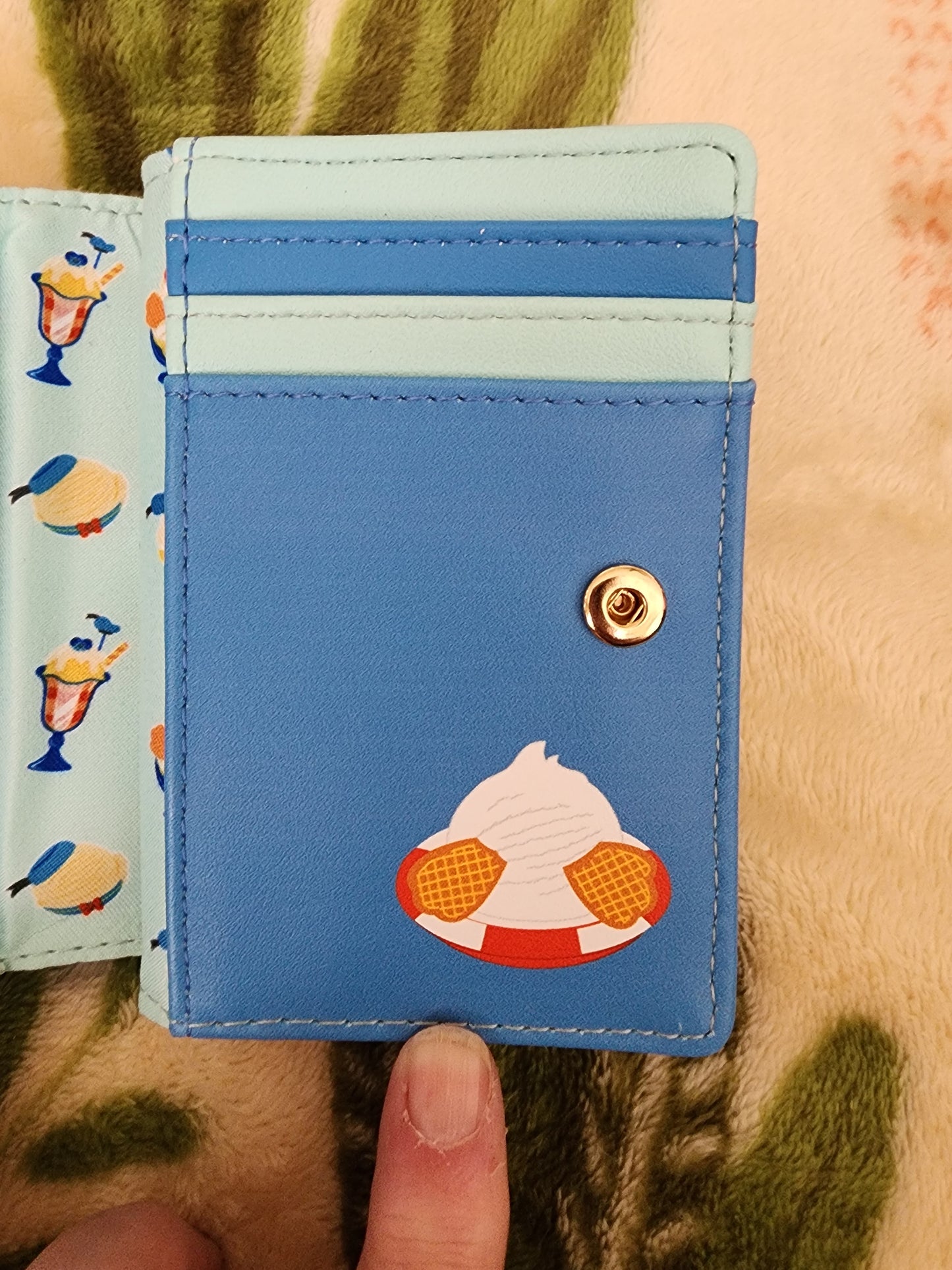 Our Universe Disney Donald Duck Card Holder Wallet