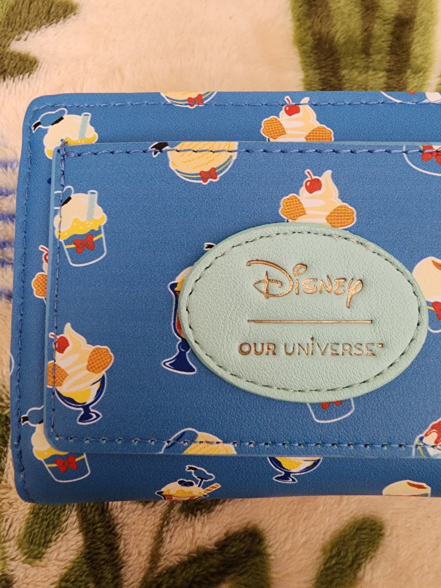 Our Universe Disney Donald Duck Card Holder Wallet