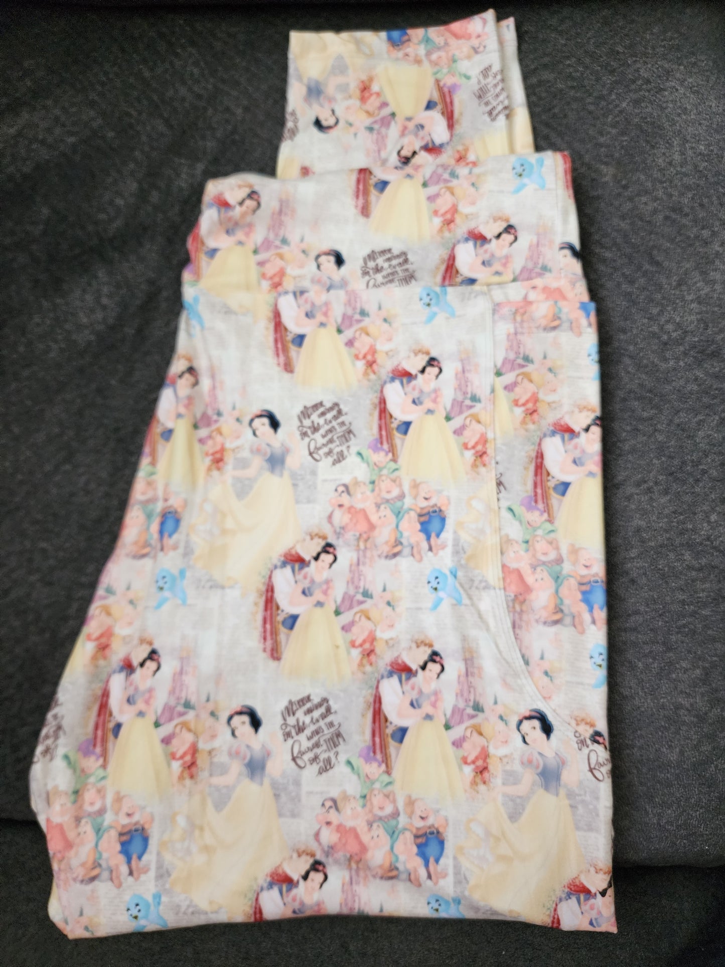 *CP Disney Snow White and The Seven Drawfs Leggings