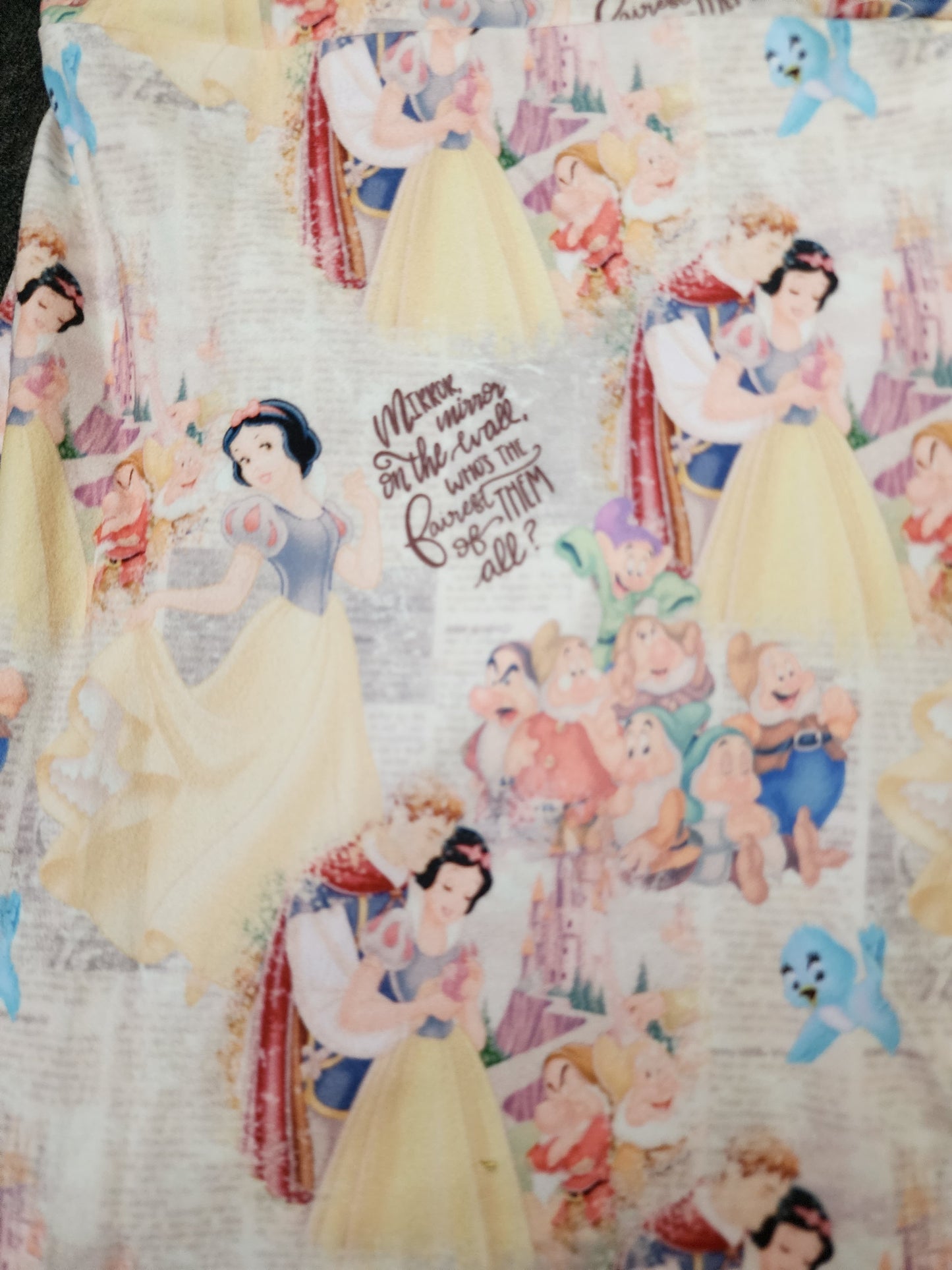 *CP Disney Snow White and The Seven Drawfs Leggings