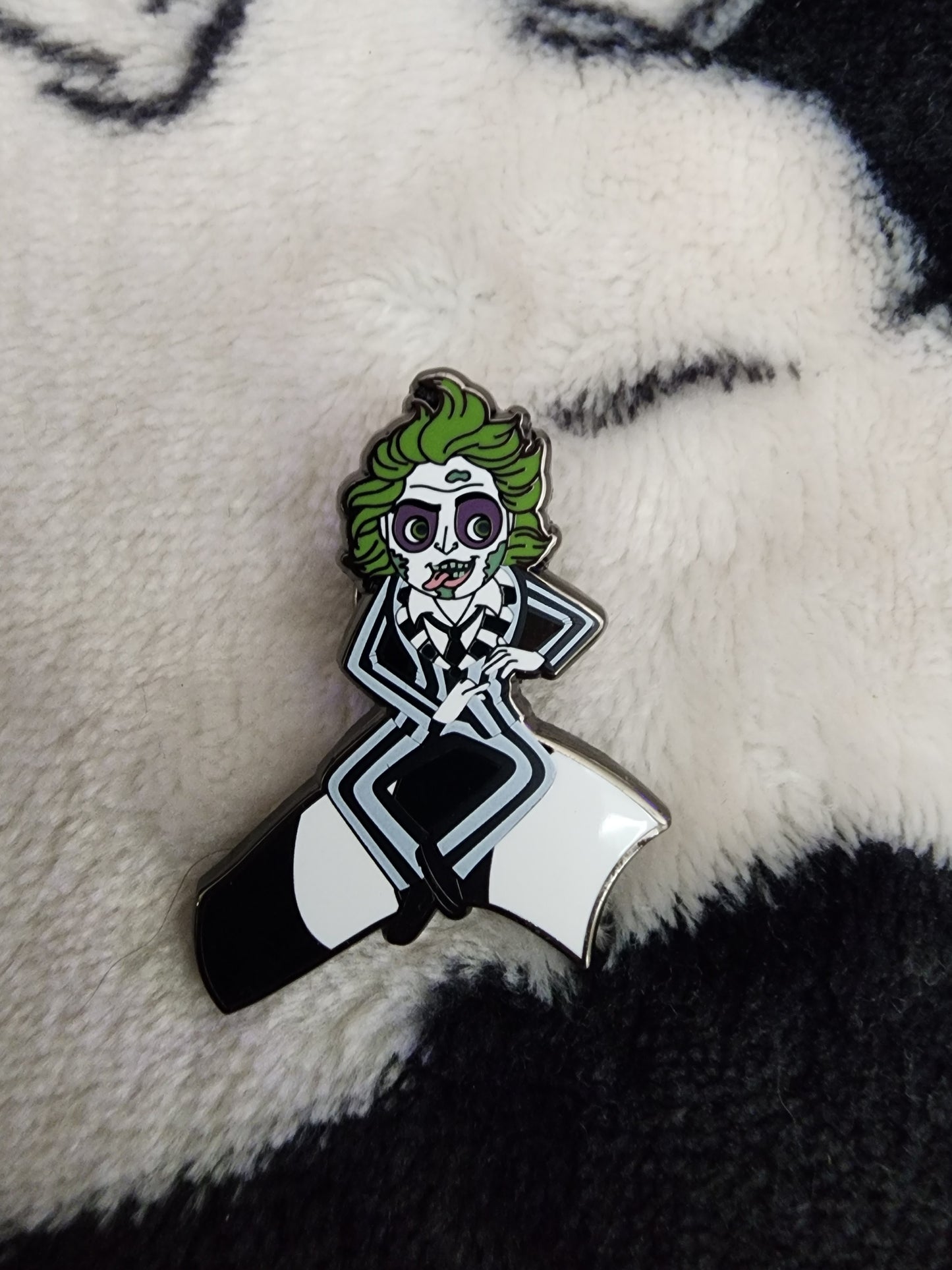 Loungefly Beetlejuice Sand Snake Mystery Pins