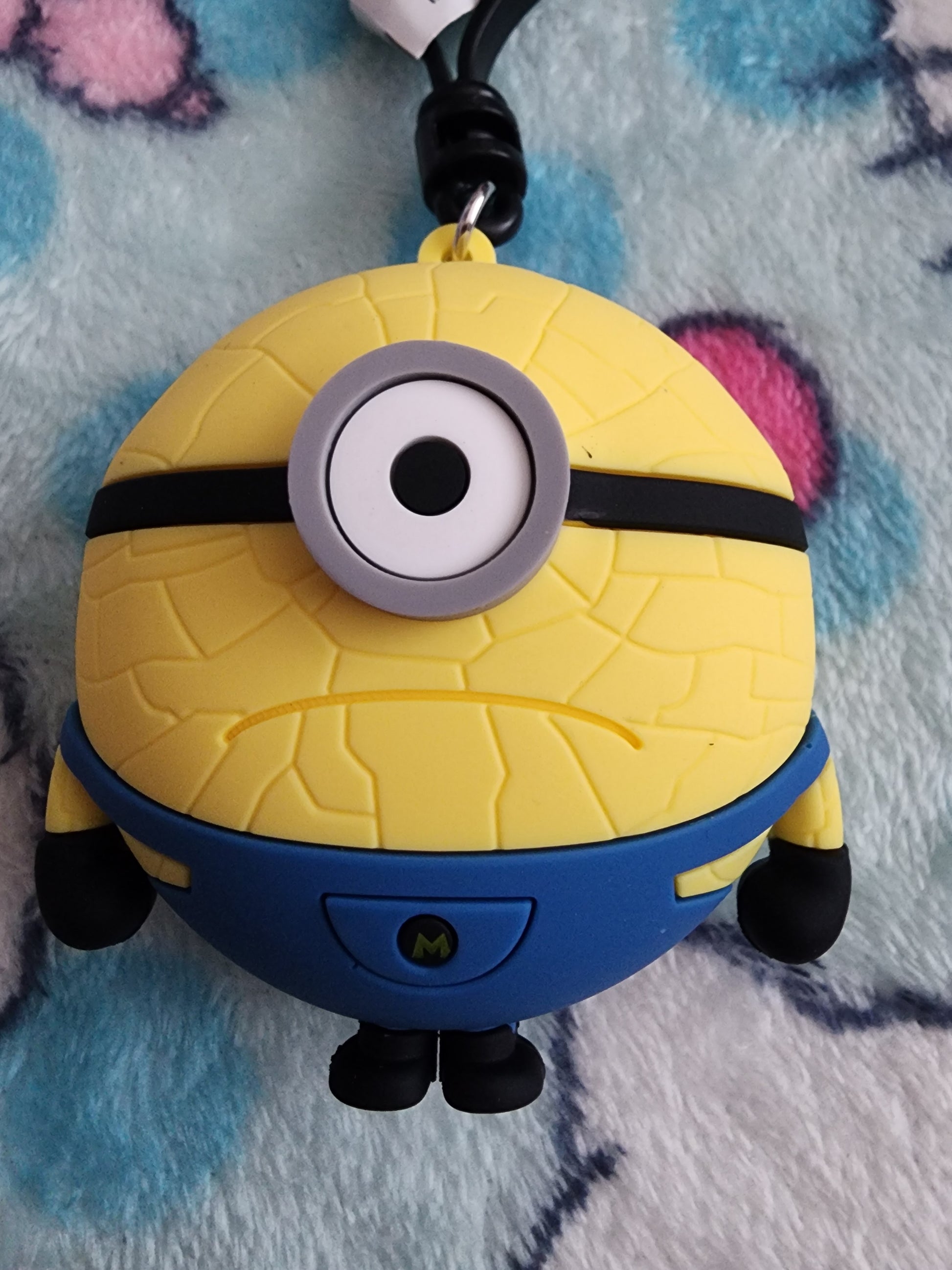 Despicable Me Minion Yellow Light-Up Keyring - Fun Party Favor Or Phone Charm!