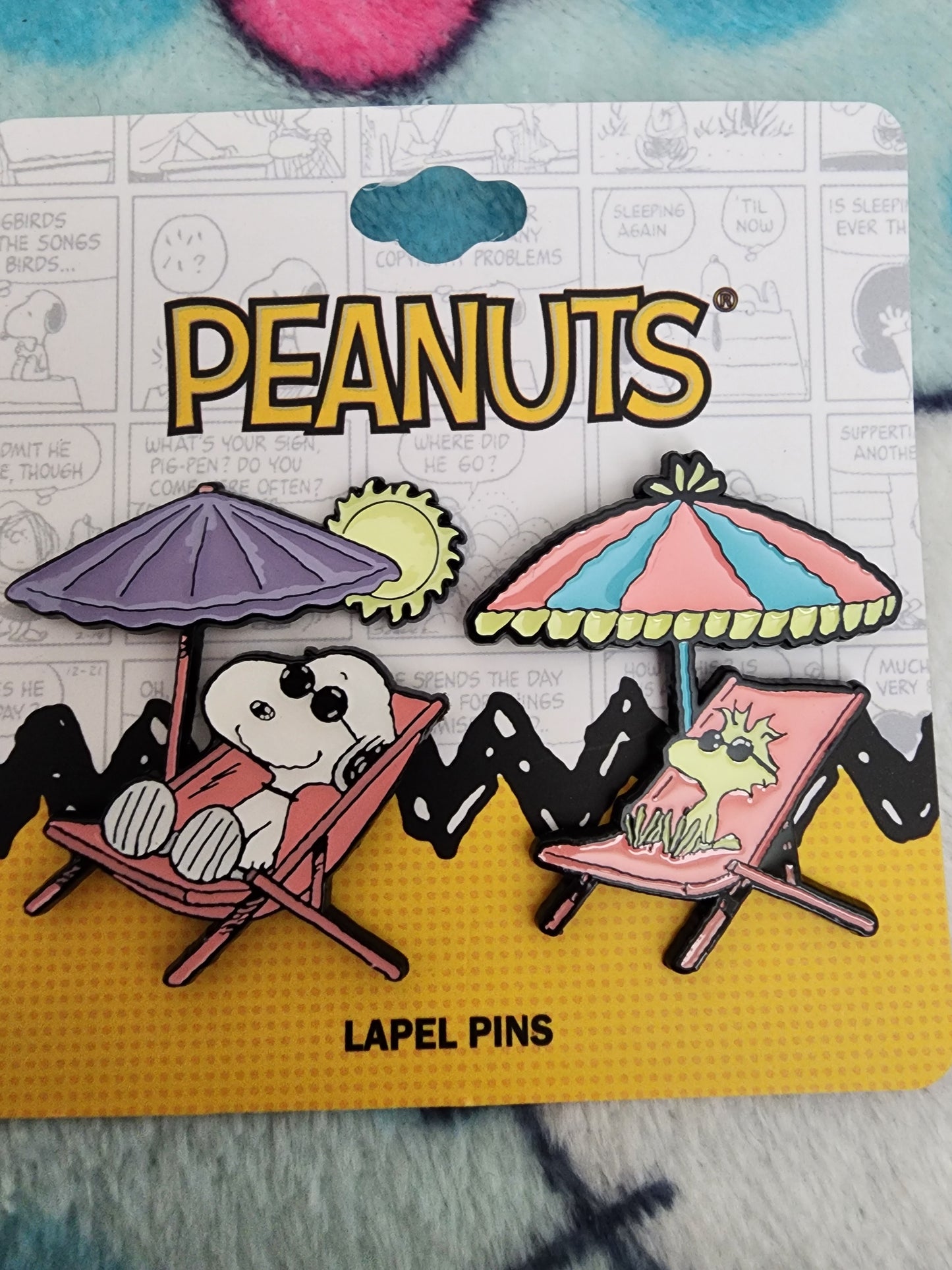 Peanuts Snoopy and Woodstock Sunning at the Beach Pins