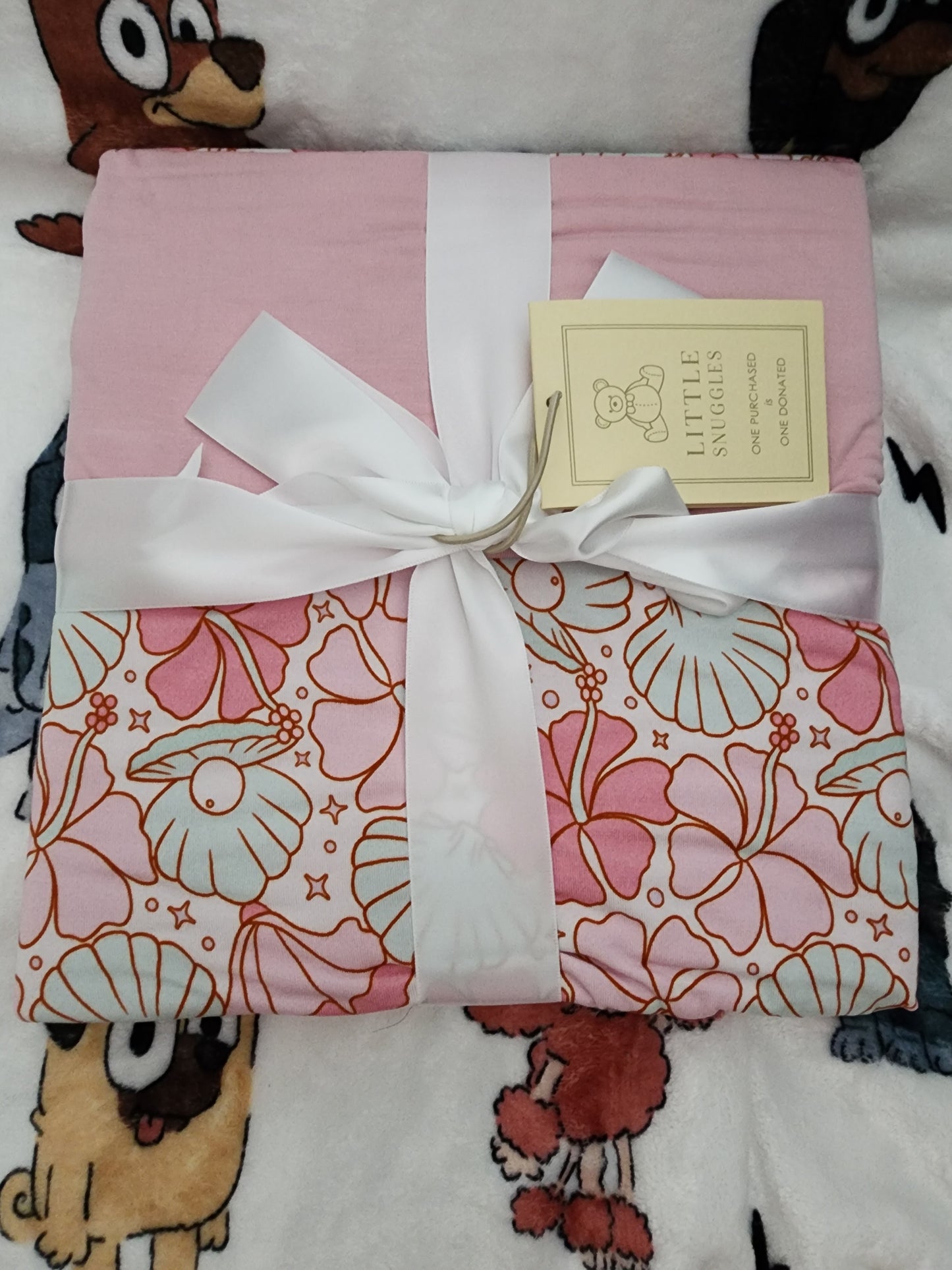 *CP Hawaiian Shells and Hibiscus Bamboo Baby Blanket