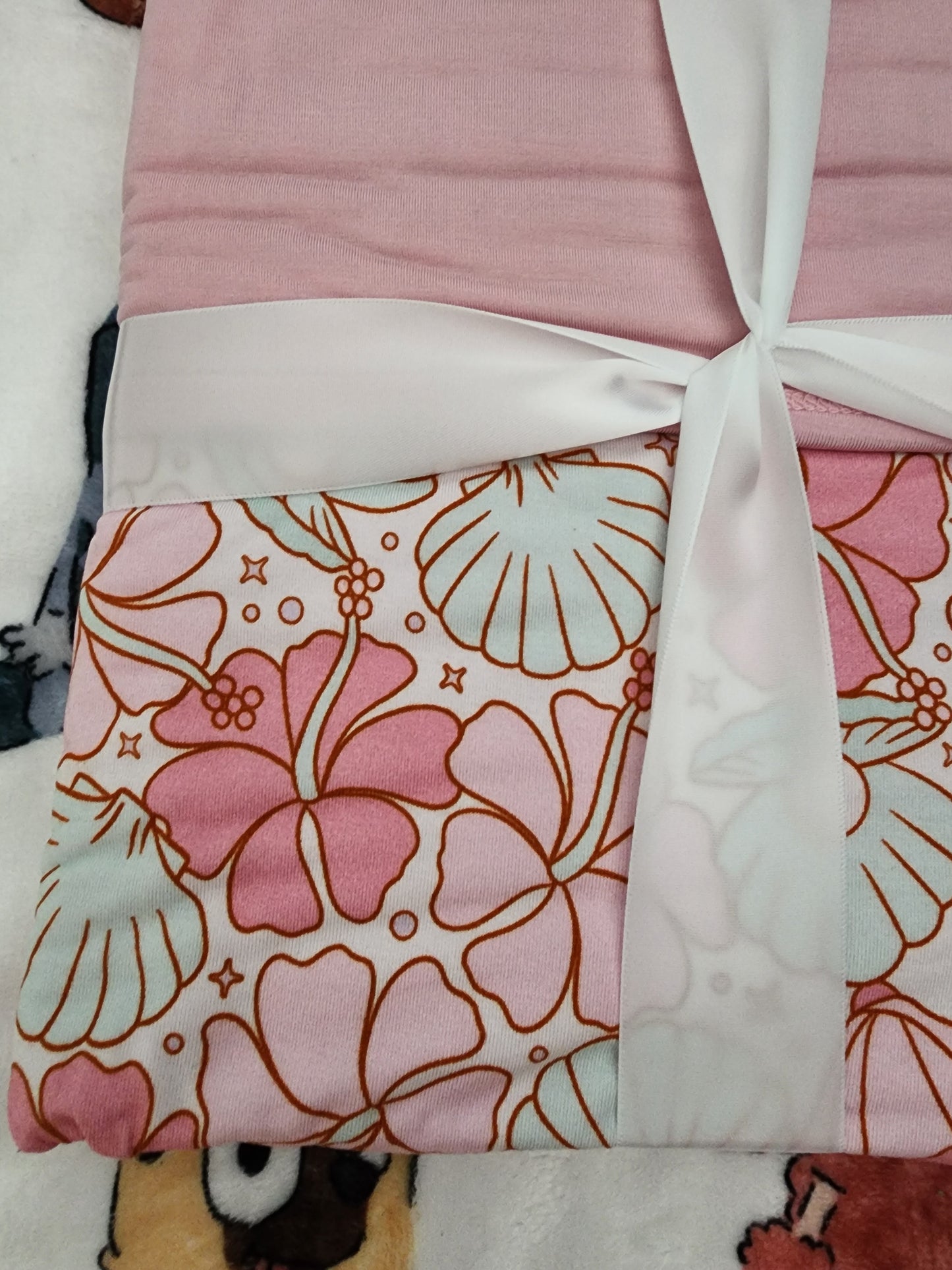 *CP Hawaiian Shells and Hibiscus Bamboo Baby Blanket