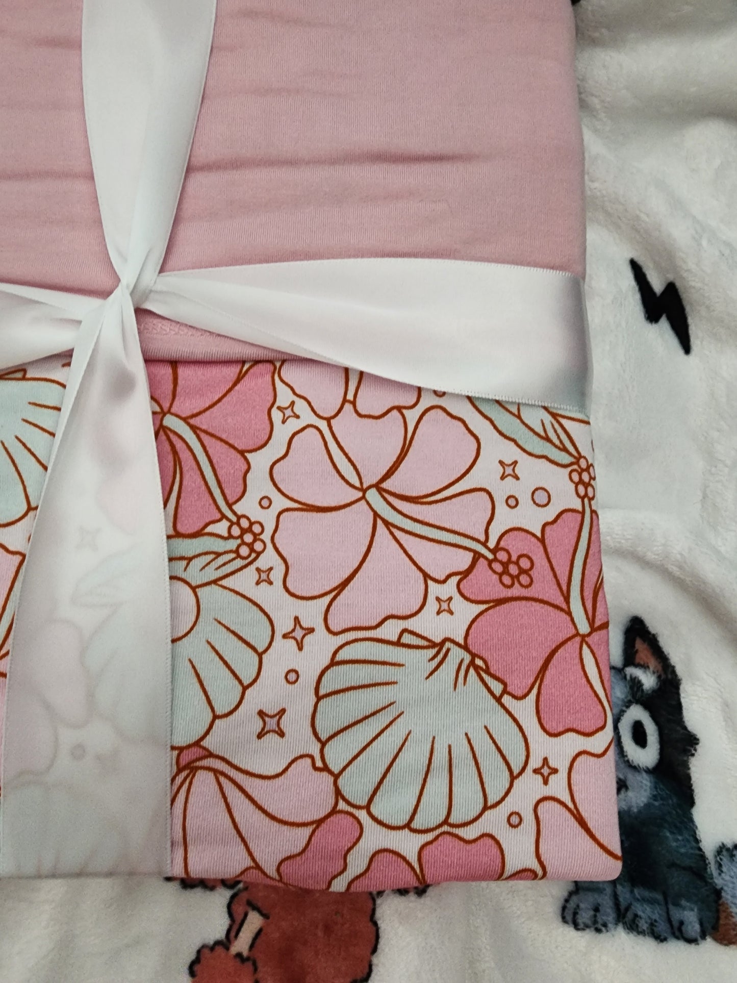 *CP Hawaiian Shells and Hibiscus Bamboo Baby Blanket