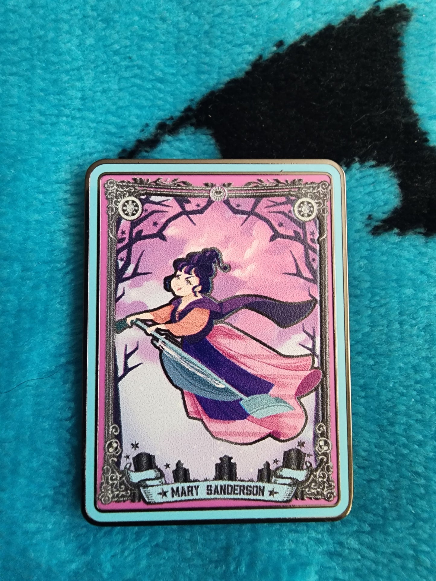 Loungefly Disney Hocus-Pocus Mystery Pins