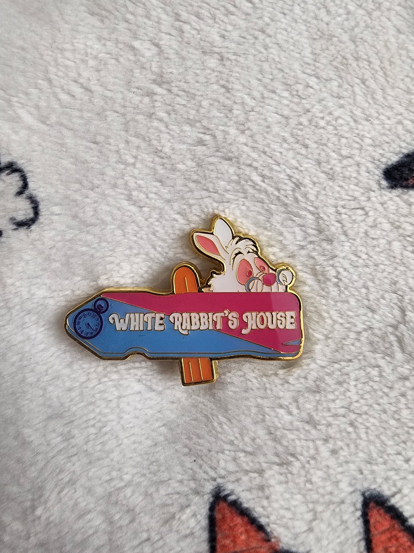 Loungefly Disney Alice in Wonderland Sign Mystery Pins