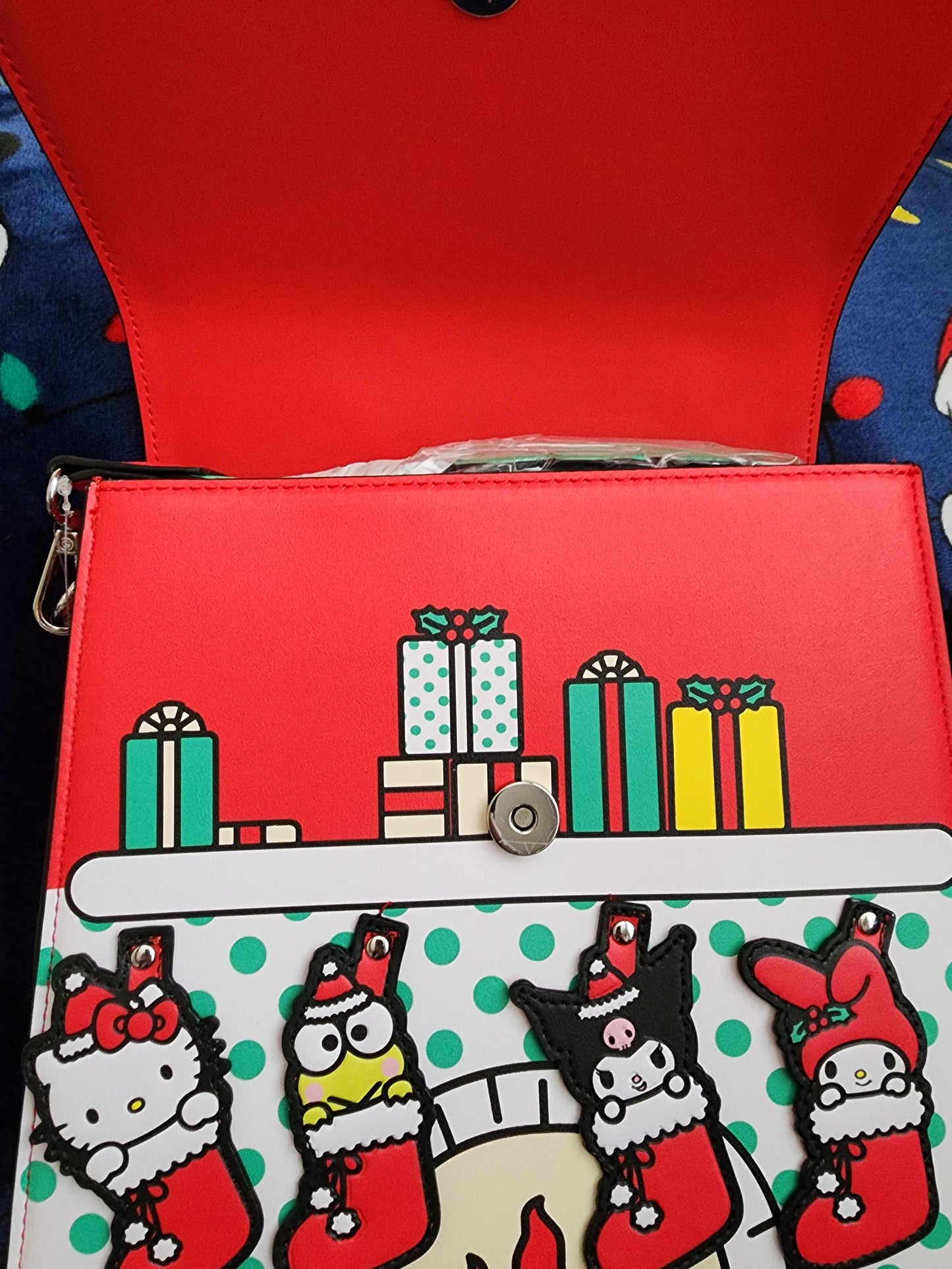 Loungefly Hello Kitty and Friends Holiday Fireplace Crossbody Bag/Handbag