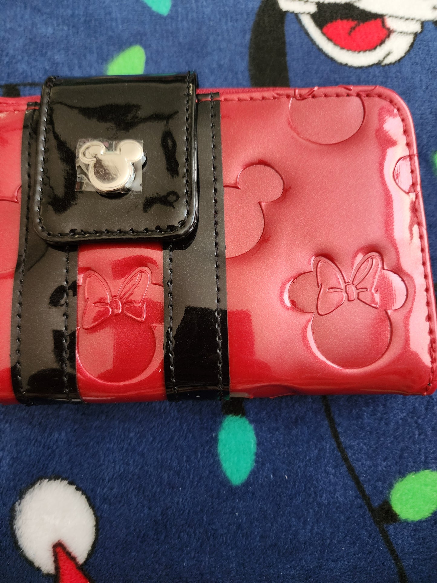 Loungefly Disney Patentleather Embossed Minnie Mouse Wallet